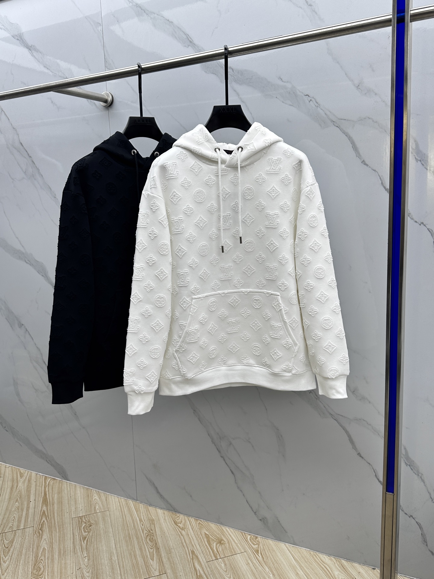 🆕LV路易威登 2025ss秋冬新款长袖连帽卫衣面料采用重磅复合双层面料 整衣洗水 辅以激光烧花工艺 成