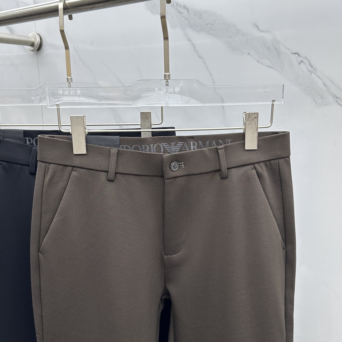 🆕Amani阿玛尼 2025早秋新品休闲裤西裤，官网同步发售，裤身工艺设计，定制五金辅料、面料定制，代工