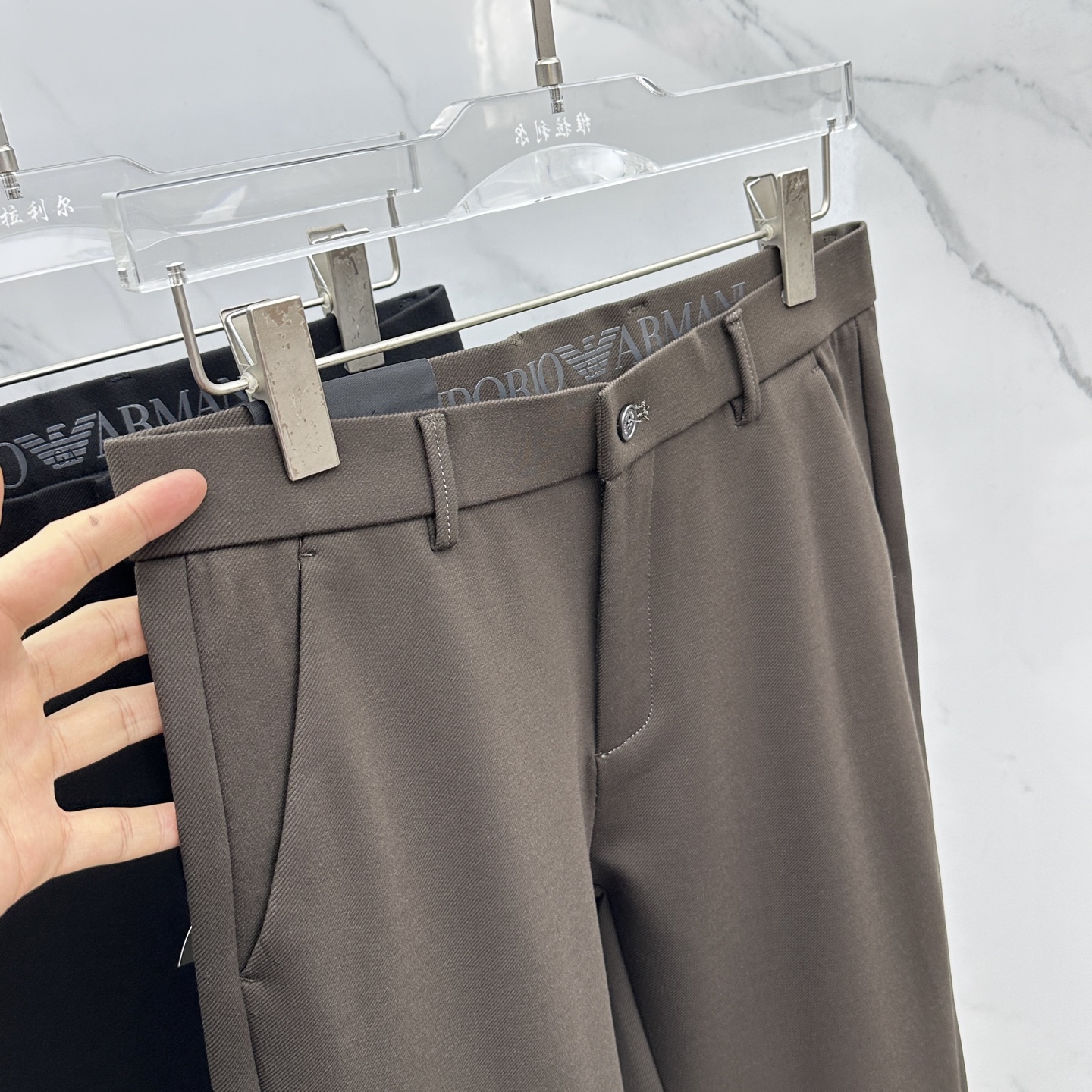 🆕Amani阿玛尼 2025早秋新品休闲裤西裤，官网同步发售，裤身工艺设计，定制五金辅料、面料定制，代工