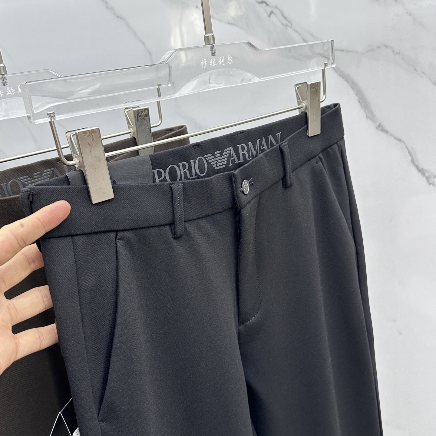 🆕Amani阿玛尼 2025早秋新品休闲裤西裤，官网同步发售，裤身工艺设计，定制五金辅料、面料定制，代工