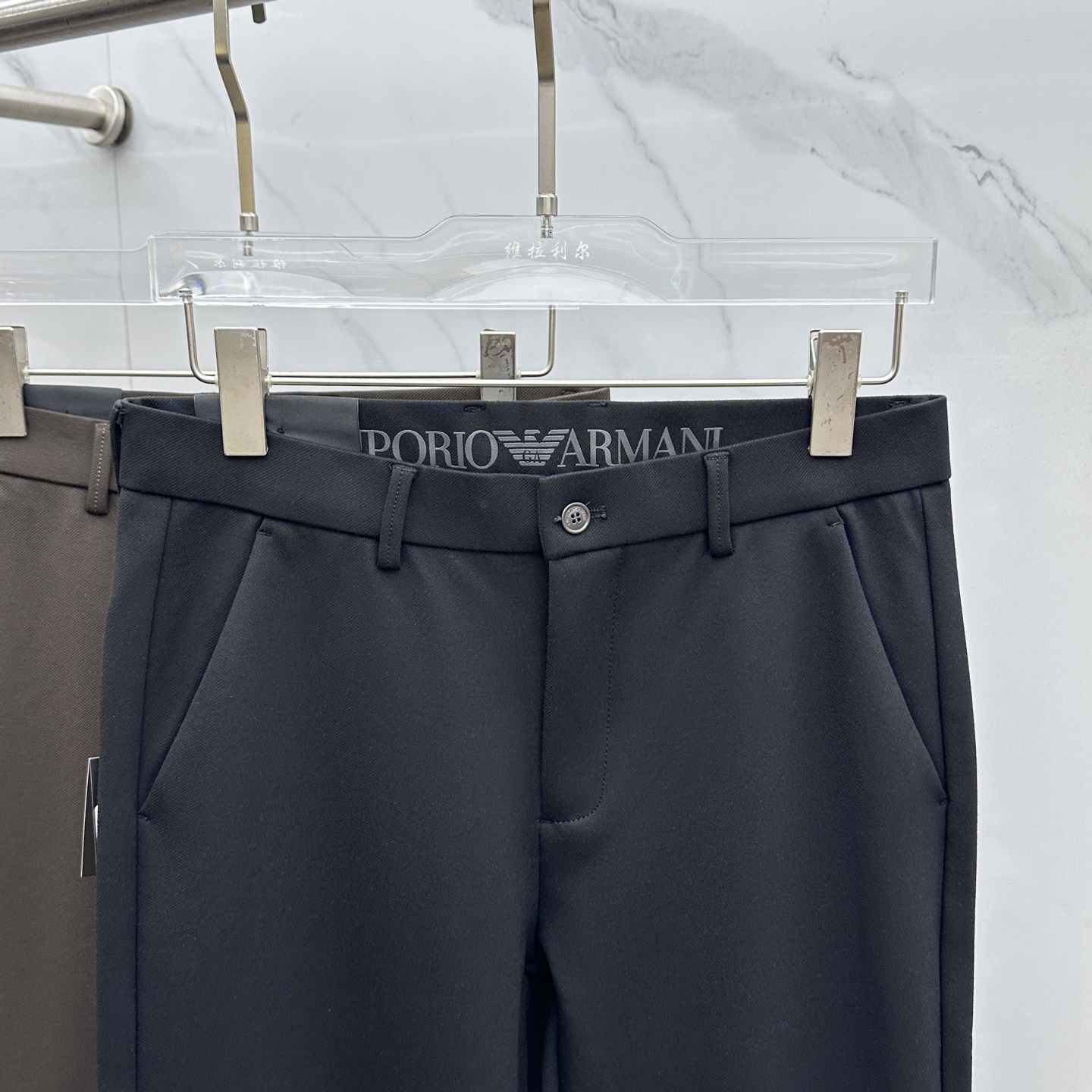 🆕Amani阿玛尼 2025早秋新品休闲裤西裤，官网同步发售，裤身工艺设计，定制五金辅料、面料定制，代工