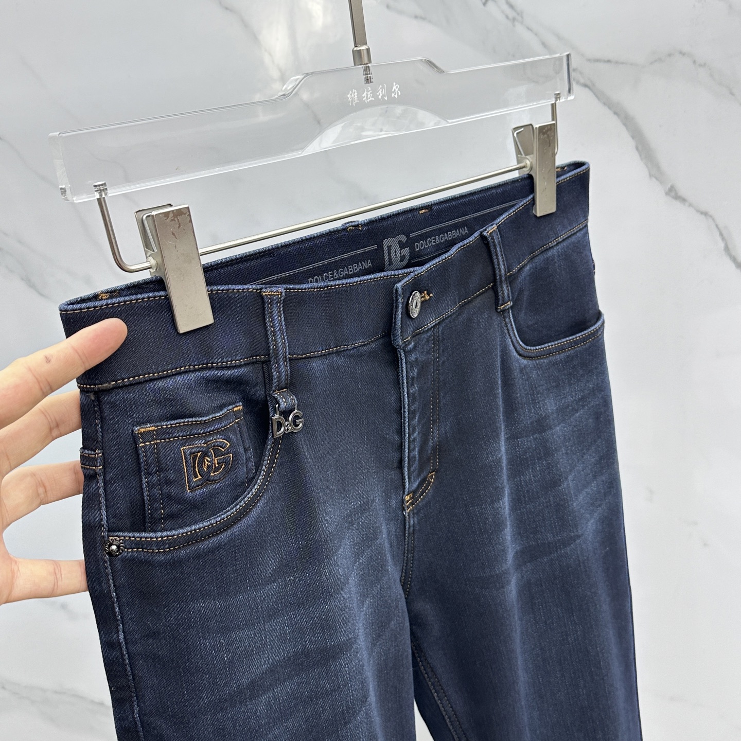 🆕DG杜嘉班纳 🔥高端定制、2025早秋最新款牛仔裤 抓绒加厚款 柜台同步发售 原版定制复刻 客供五金辅