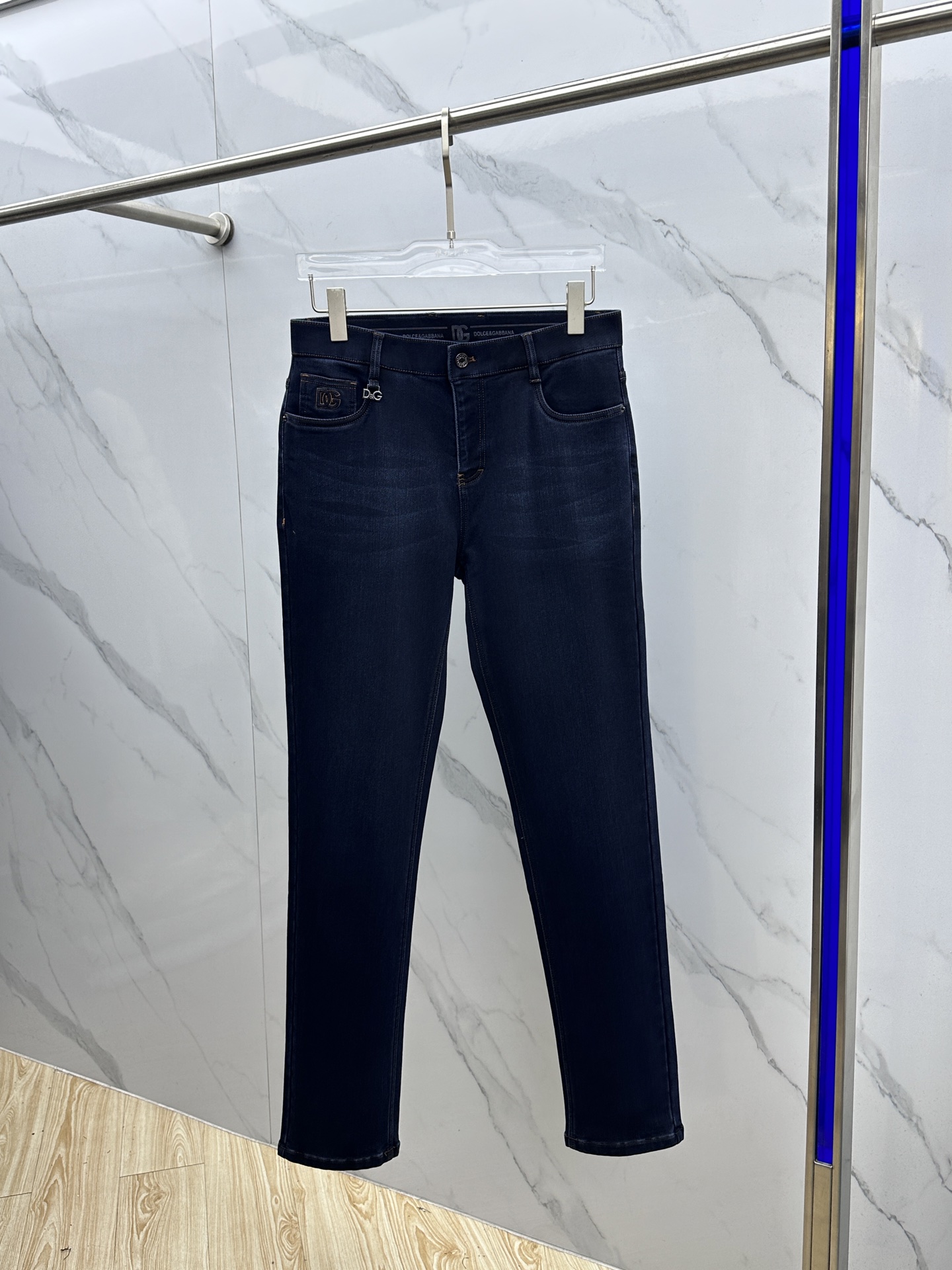 🆕DG杜嘉班纳 🔥高端定制、2025早秋最新款牛仔裤 抓绒加厚款 柜台同步发售 原版定制复刻 客供五金辅