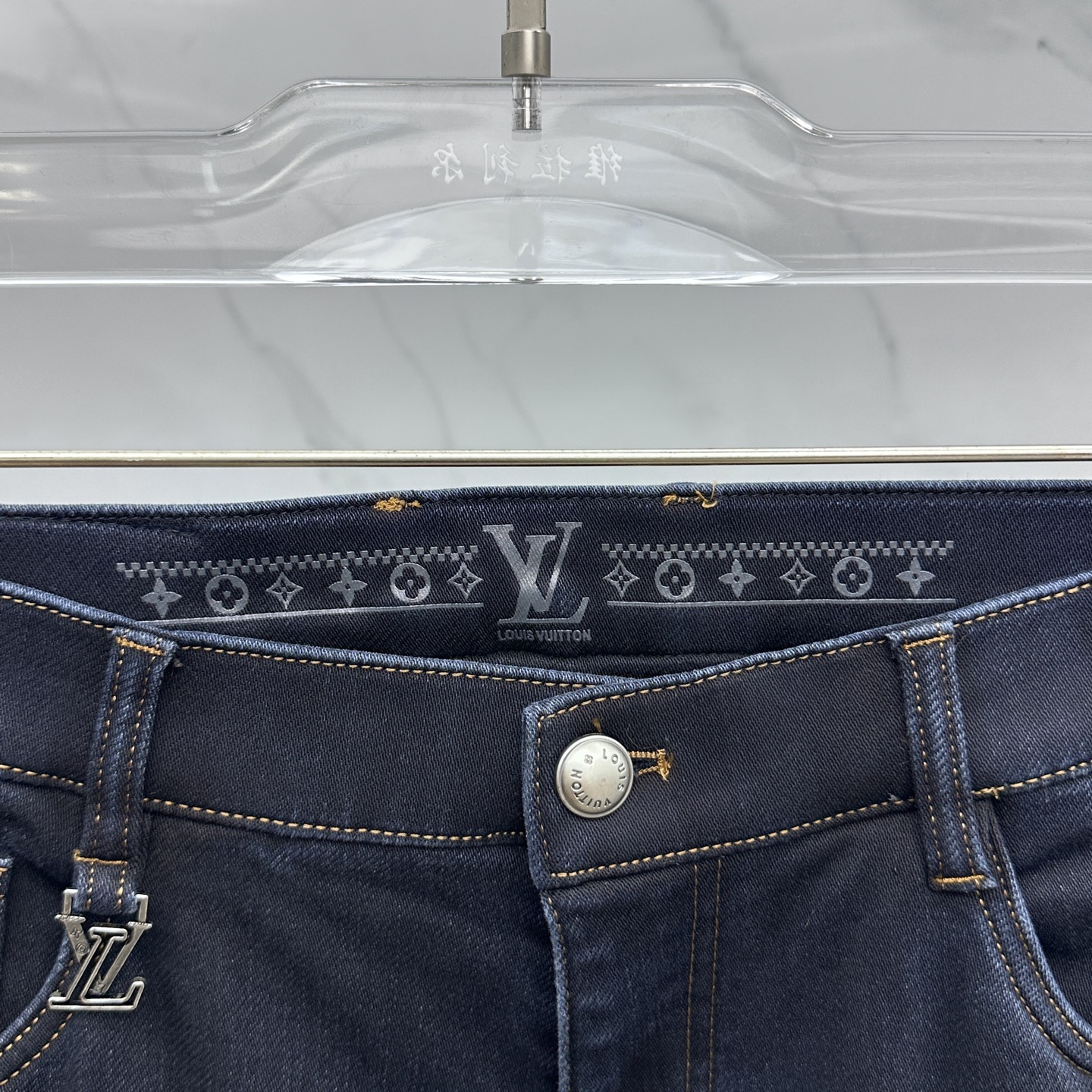 🆕LV路易威登 🔥高端定制、2025早秋最新款牛仔裤 抓绒加厚款 柜台同步发售 原版定制复刻 客供五金辅