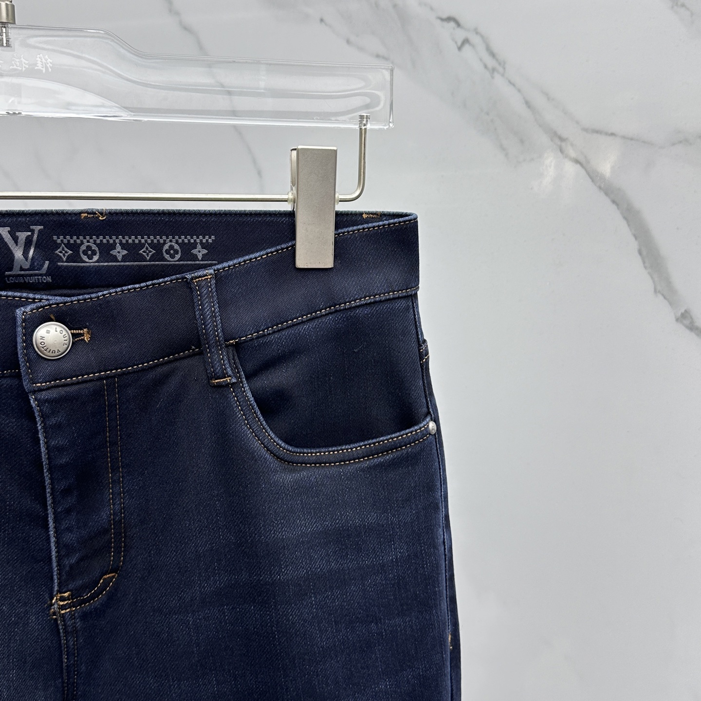 🆕LV路易威登 🔥高端定制、2025早秋最新款牛仔裤 抓绒加厚款 柜台同步发售 原版定制复刻 客供五金辅