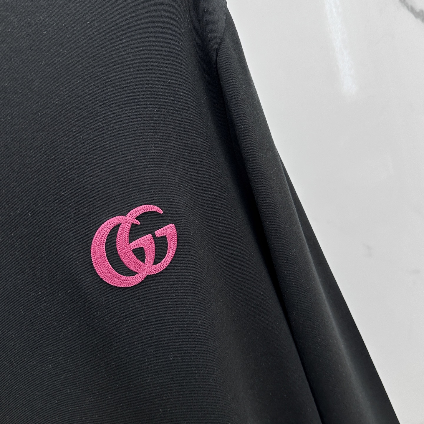 🆕Gucci古驰 2025秋冬新款长袖打底衫保暖，同步发售！定制专属纯棉面料，内微磨毛，胸前采用品牌lo