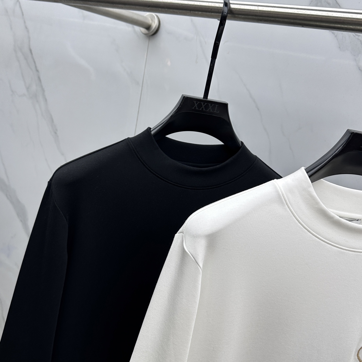 🆕Burberry巴宝莉 2025秋冬新款长袖打底衫保暖，同步发售！定制专属纯棉面料，内微磨毛，胸前采用