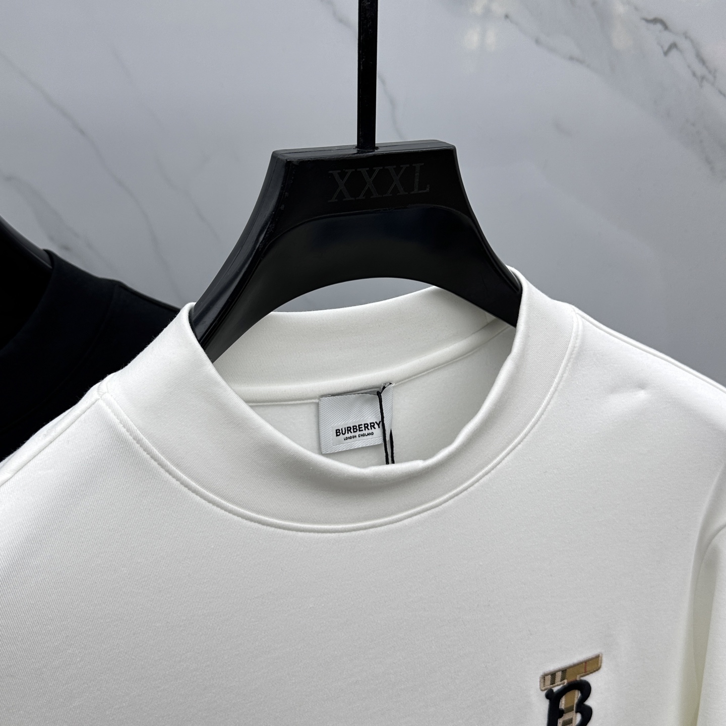 🆕Burberry巴宝莉 2025秋冬新款长袖打底衫保暖，同步发售！定制专属纯棉面料，内微磨毛，胸前采用