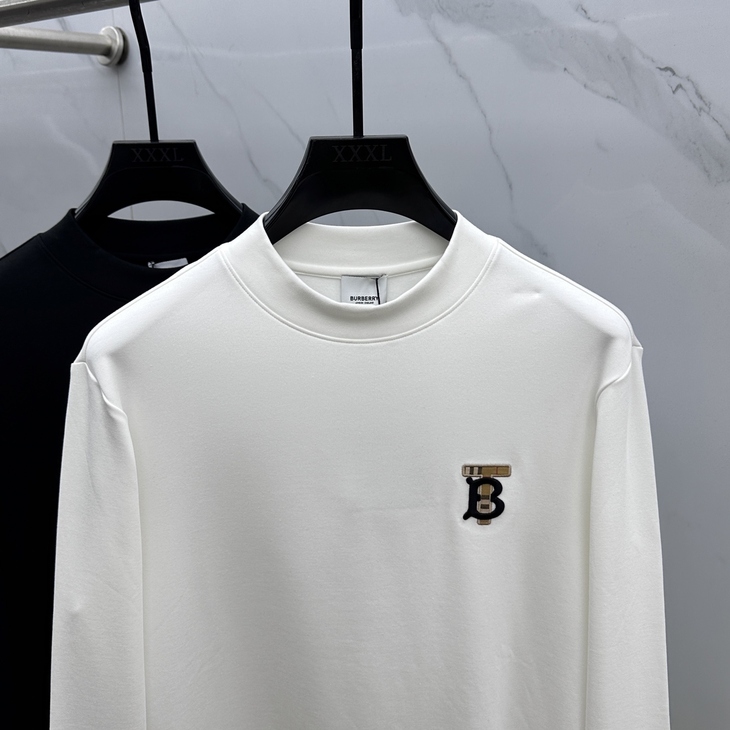 🆕Burberry巴宝莉 2025秋冬新款长袖打底衫保暖，同步发售！定制专属纯棉面料，内微磨毛，胸前采用