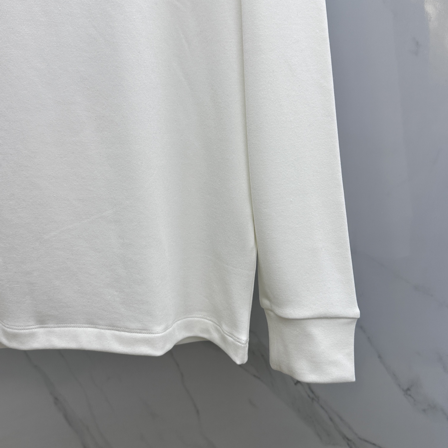 🆕Burberry巴宝莉 2025秋冬新款长袖打底衫保暖，同步发售！定制专属纯棉面料，内微磨毛，胸前采用