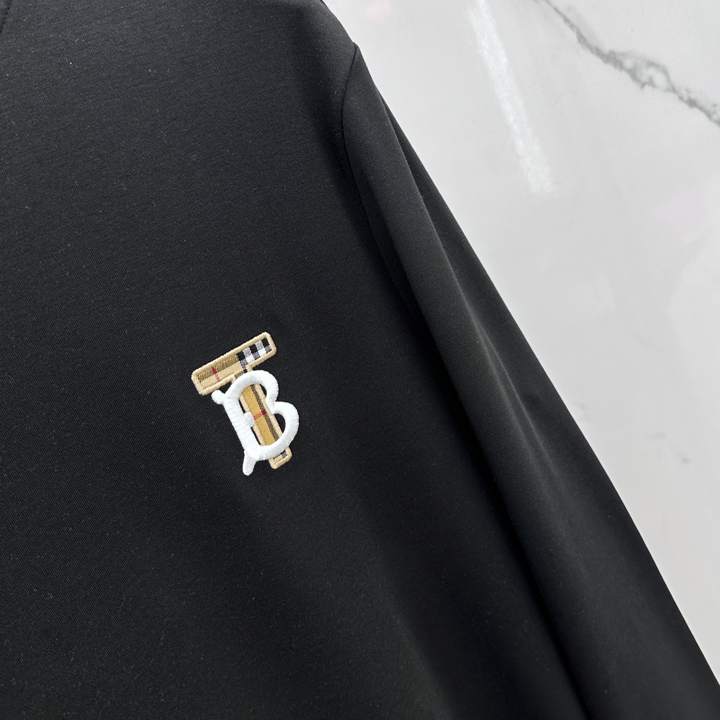 🆕Burberry巴宝莉 2025秋冬新款长袖打底衫保暖，同步发售！定制专属纯棉面料，内微磨毛，胸前采用