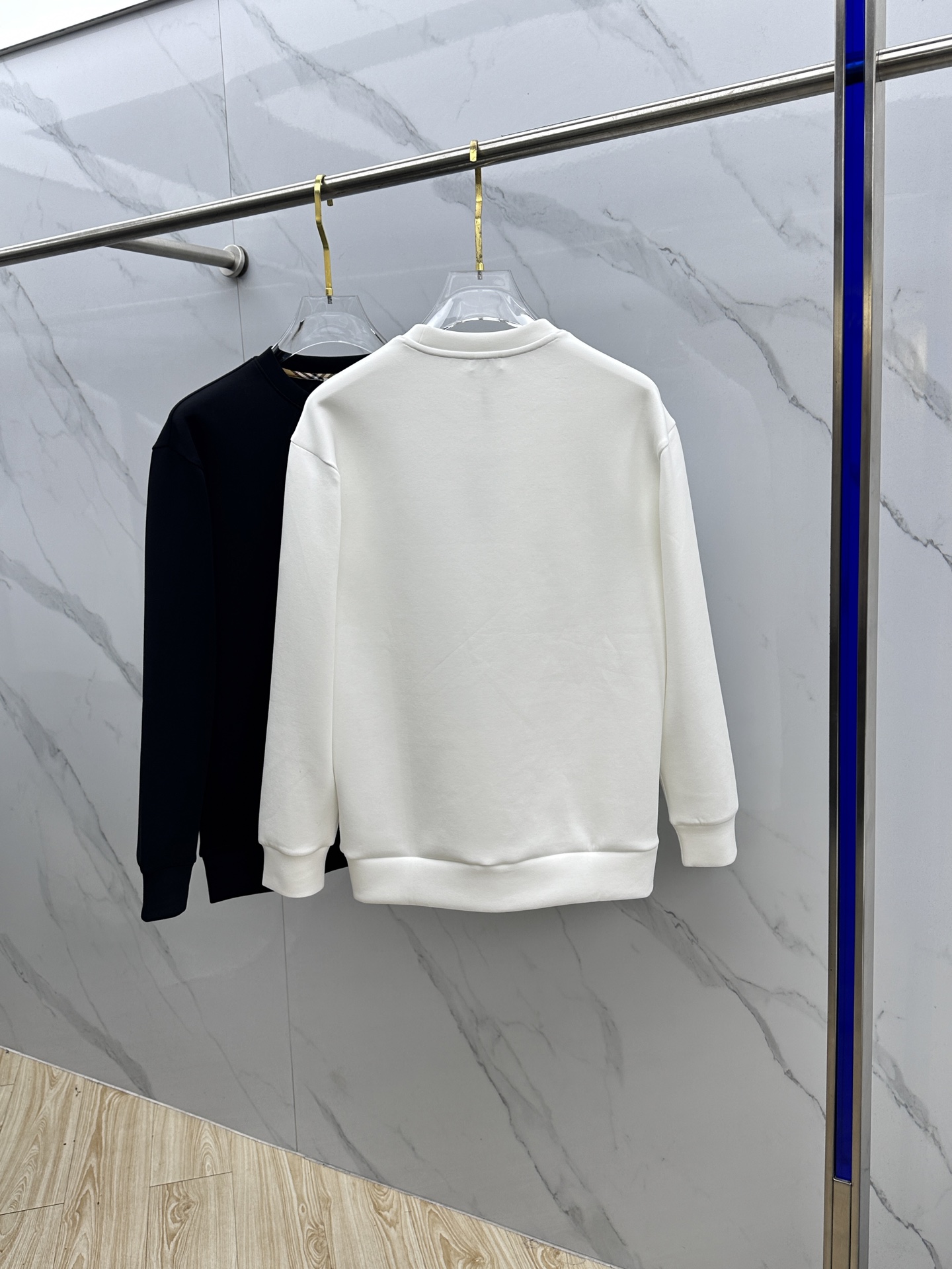 🆕Burberry巴宝莉 2025ss秋冬新品刺绣圆领套头卫衣 高超的时尚魅力风范,特立独行的艺术气息.