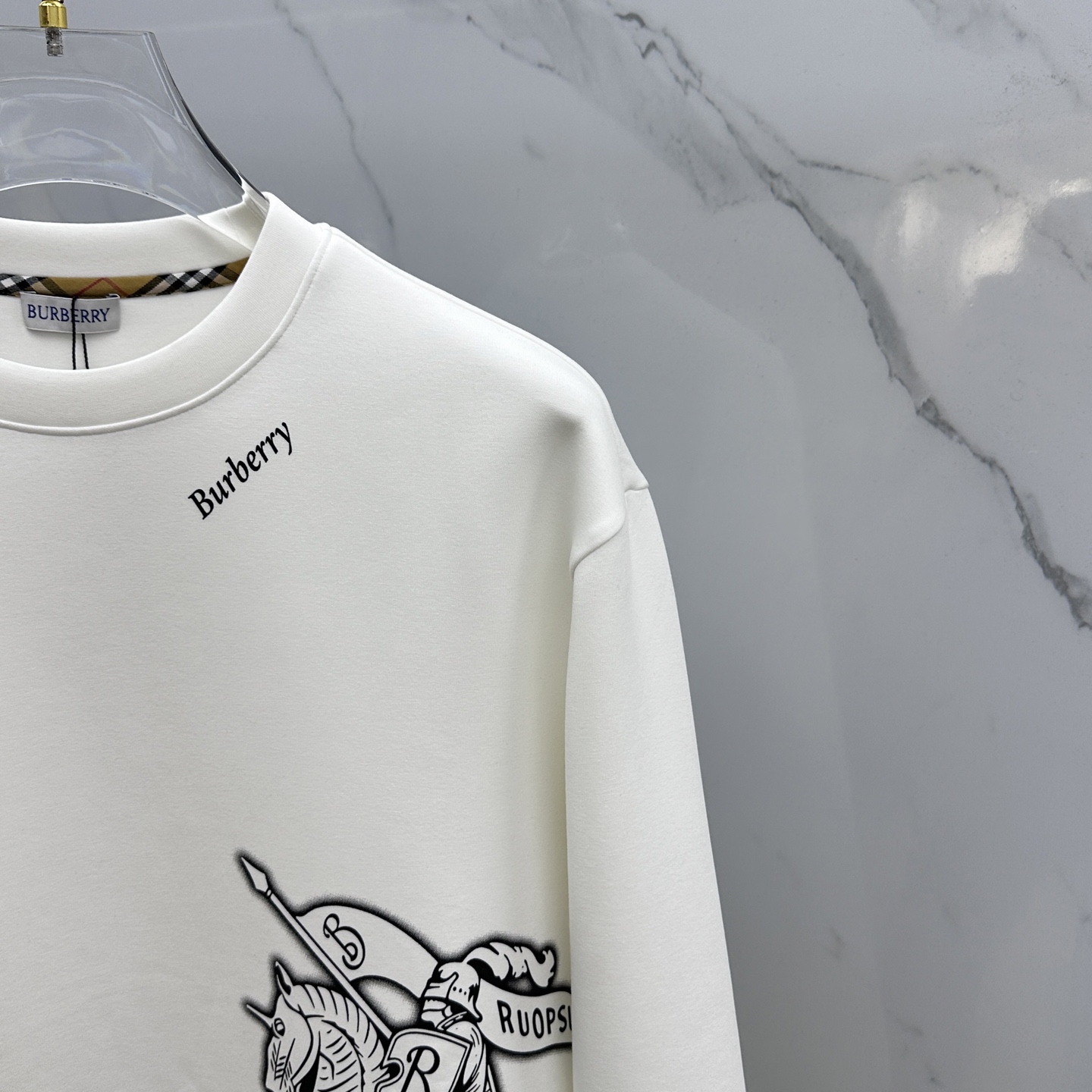 🆕Burberry巴宝莉 2025ss秋冬新品刺绣圆领套头卫衣 高超的时尚魅力风范,特立独行的艺术气息.