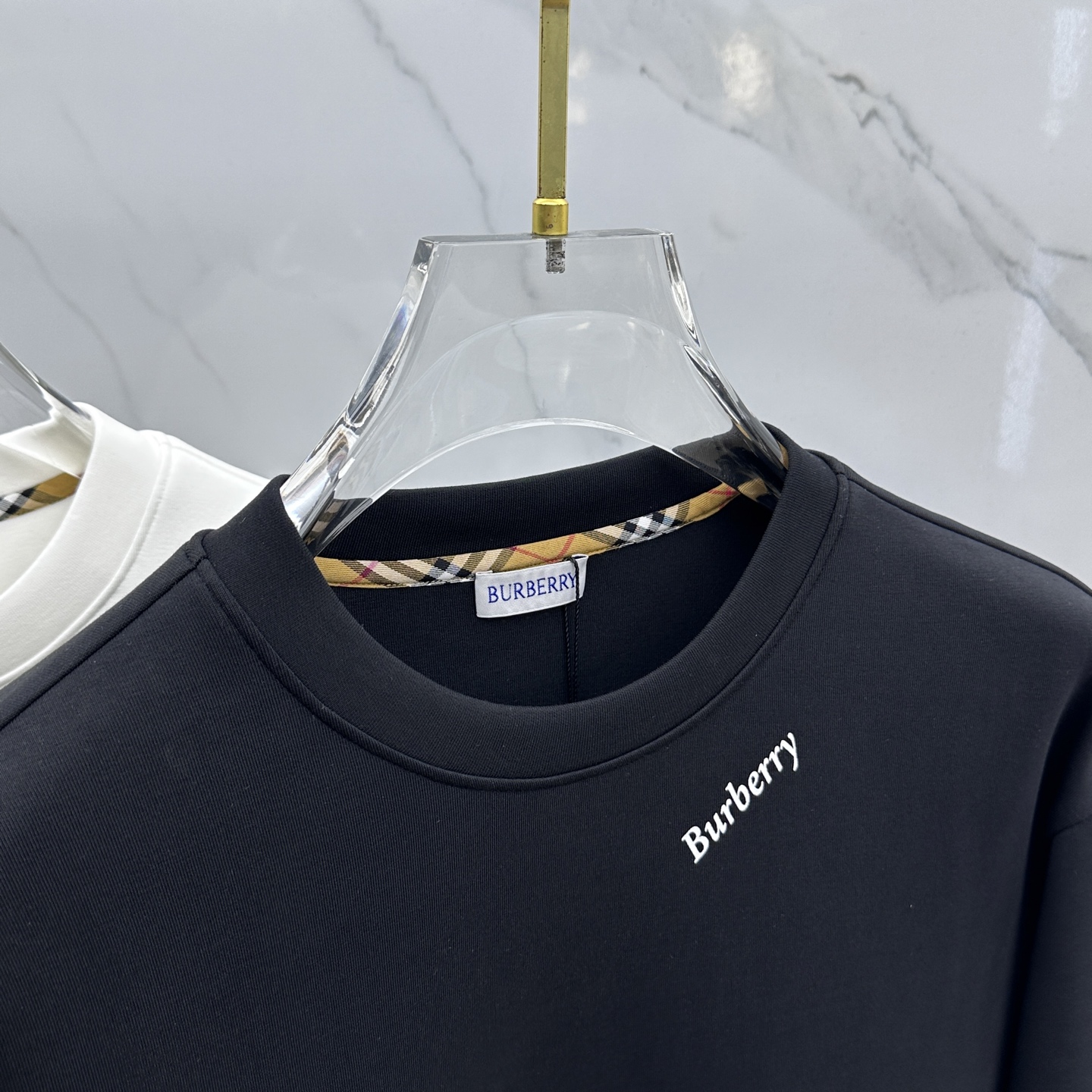 🆕Burberry巴宝莉 2025ss秋冬新品刺绣圆领套头卫衣 高超的时尚魅力风范,特立独行的艺术气息.