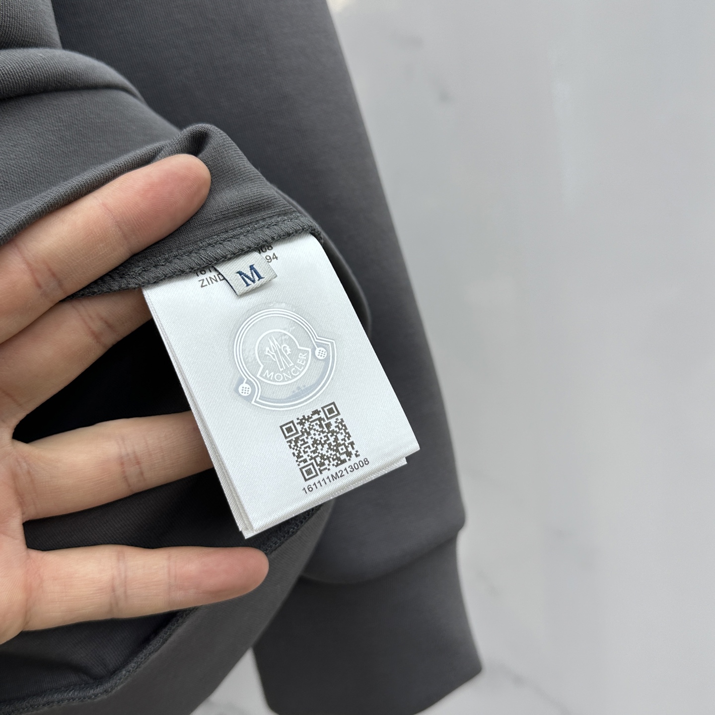 🆕Moncler蒙口 2025ss秋冬新品徽章圆领套头卫衣 高超的时尚魅力风范,特立独行的艺术气息.客供