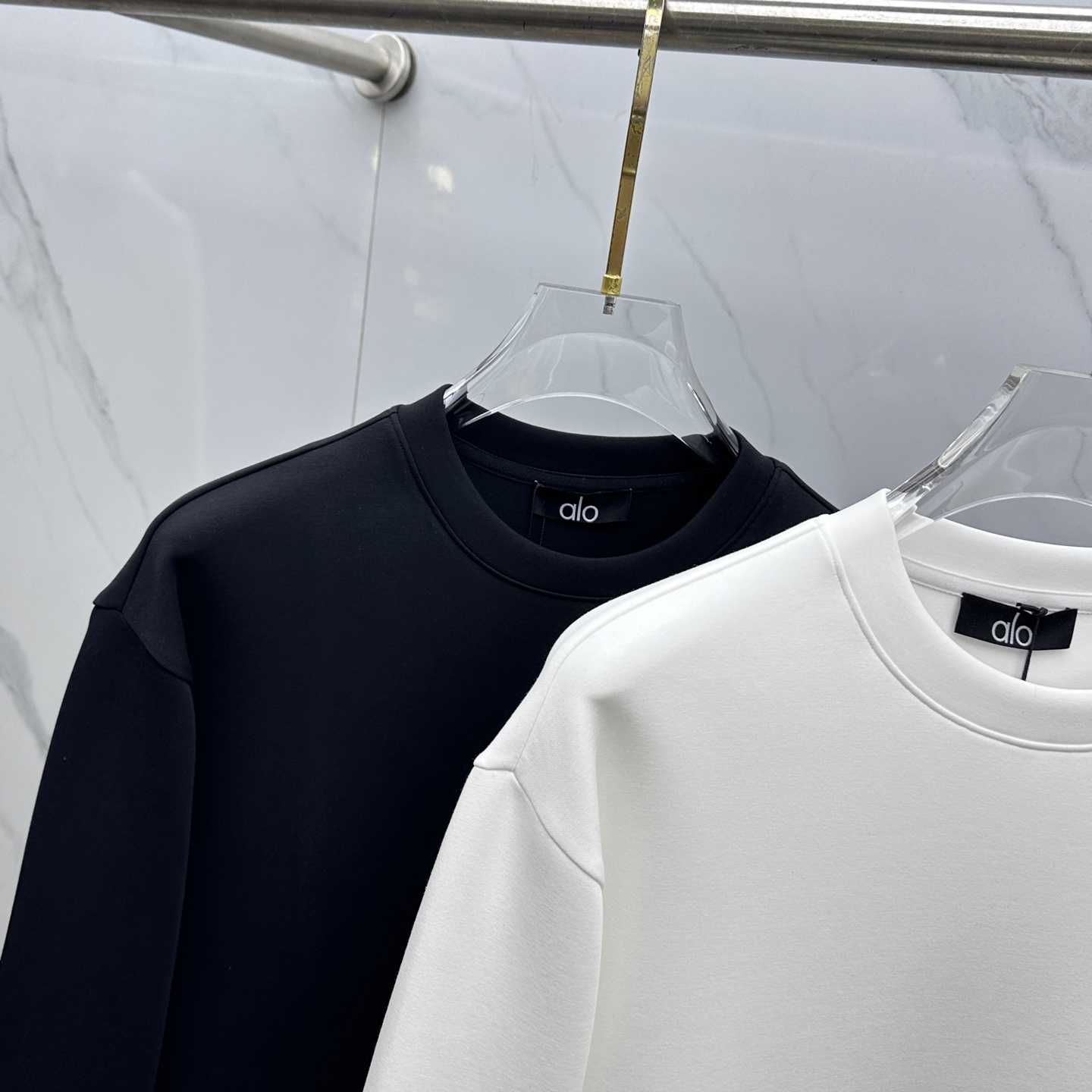 🆕Alo 2025ss秋冬新品刺绣圆领套头卫衣 高超的时尚魅力风范,特立独行的艺术气息.客供定制面料高克