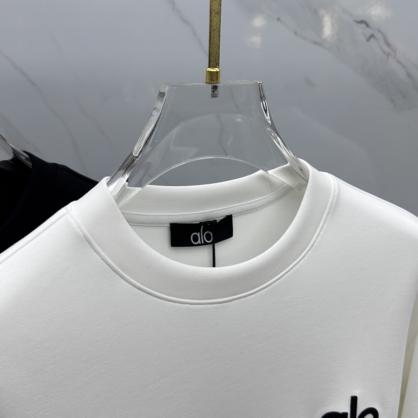 🆕Alo 2025ss秋冬新品刺绣圆领套头卫衣 高超的时尚魅力风范,特立独行的艺术气息.客供定制面料高克