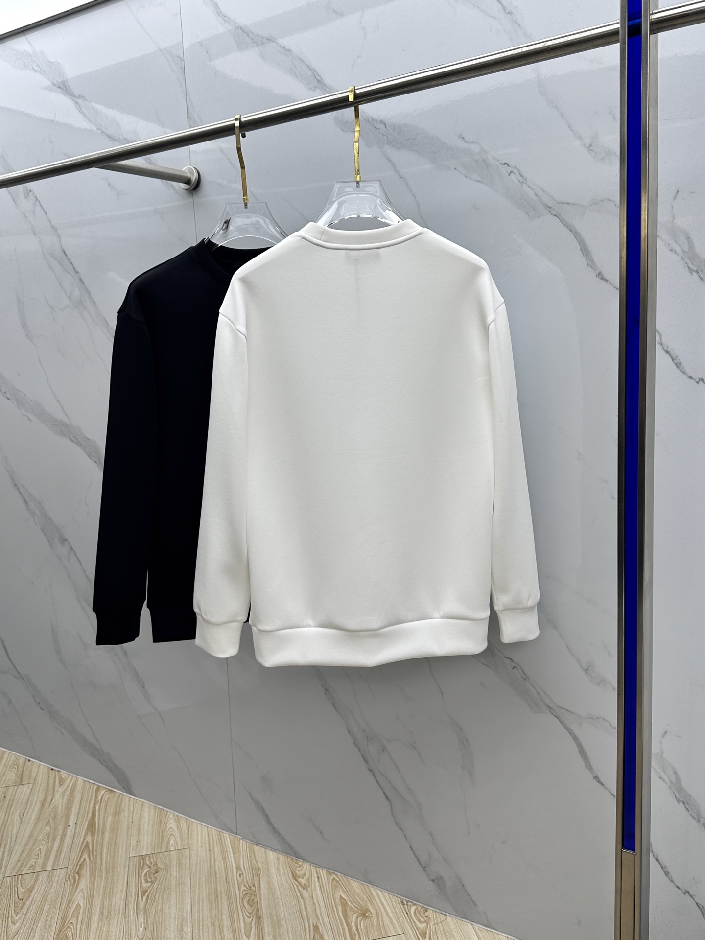 🆕Alo 2025ss秋冬新品刺绣圆领套头卫衣 高超的时尚魅力风范,特立独行的艺术气息.客供定制面料高克