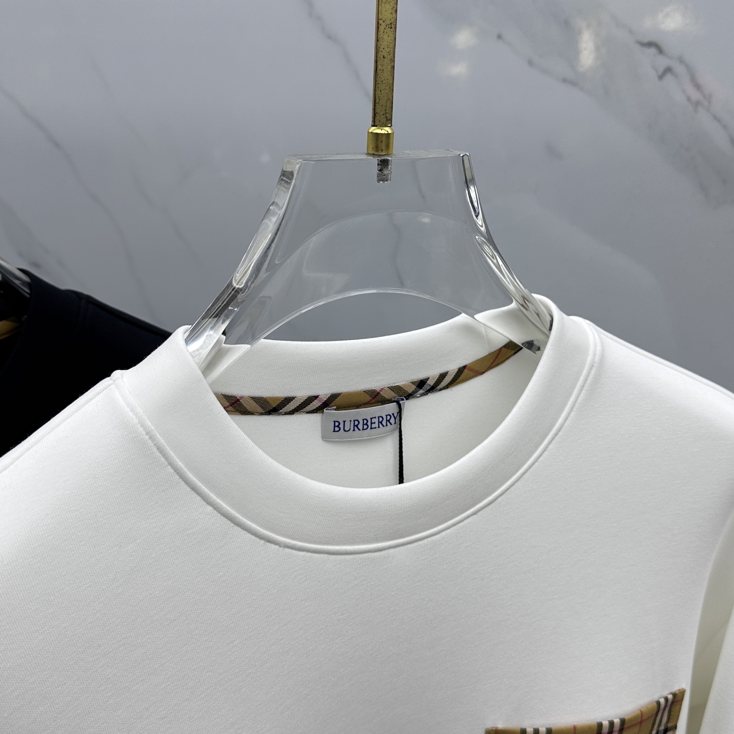 🆕Burberry巴宝莉 2025ss秋冬新品刺绣圆领套头卫衣 高超的时尚魅力风范,特立独行的艺术气息.