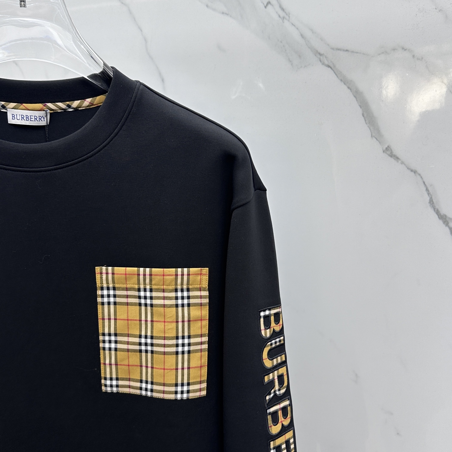 🆕Burberry巴宝莉 2025ss秋冬新品刺绣圆领套头卫衣 高超的时尚魅力风范,特立独行的艺术气息.