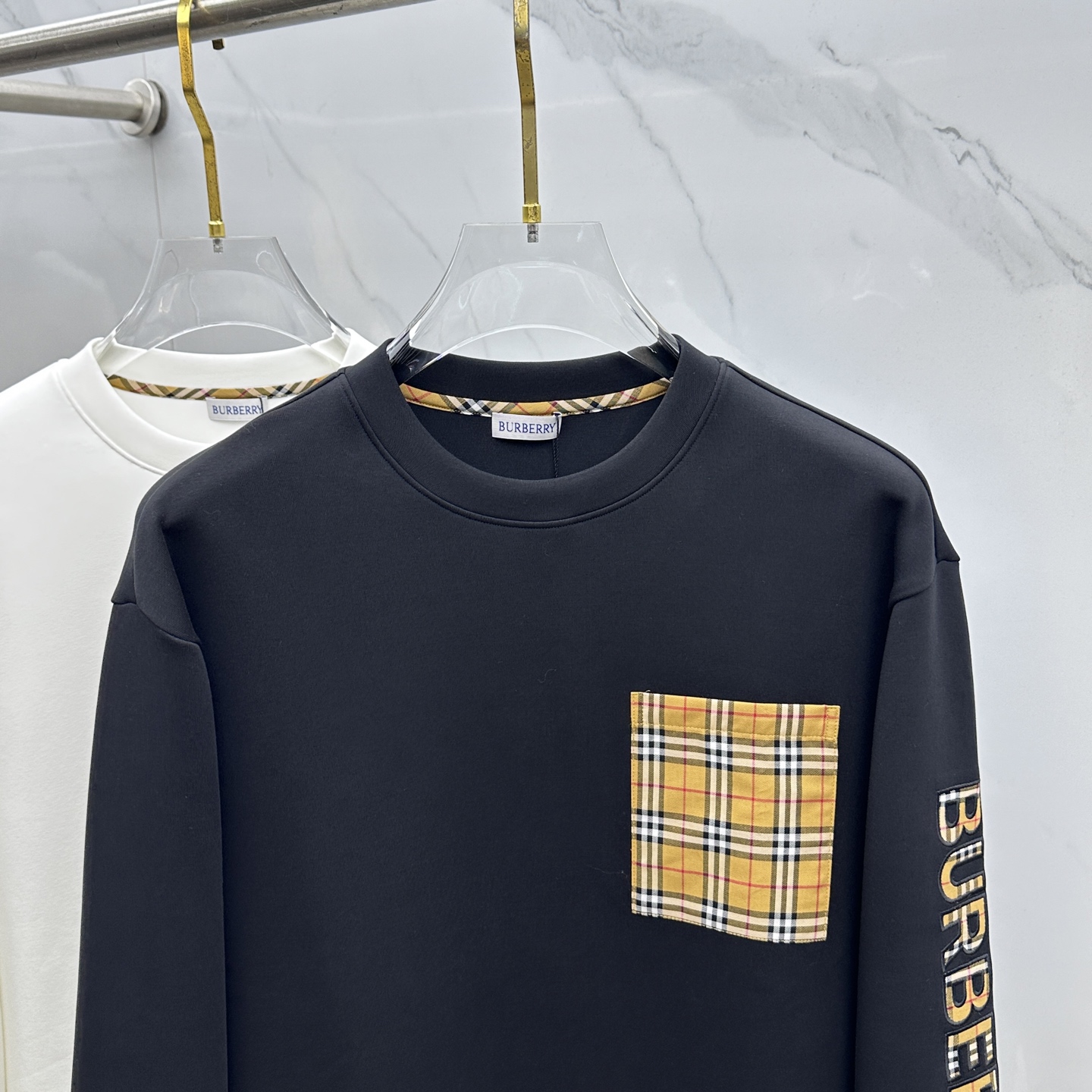 🆕Burberry巴宝莉 2025ss秋冬新品刺绣圆领套头卫衣 高超的时尚魅力风范,特立独行的艺术气息.