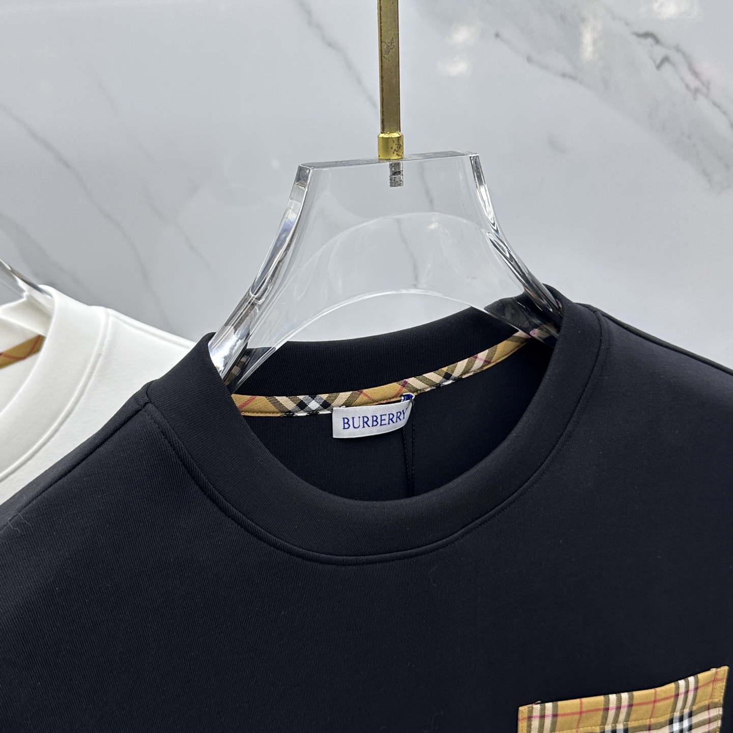 🆕Burberry巴宝莉 2025ss秋冬新品刺绣圆领套头卫衣 高超的时尚魅力风范,特立独行的艺术气息.