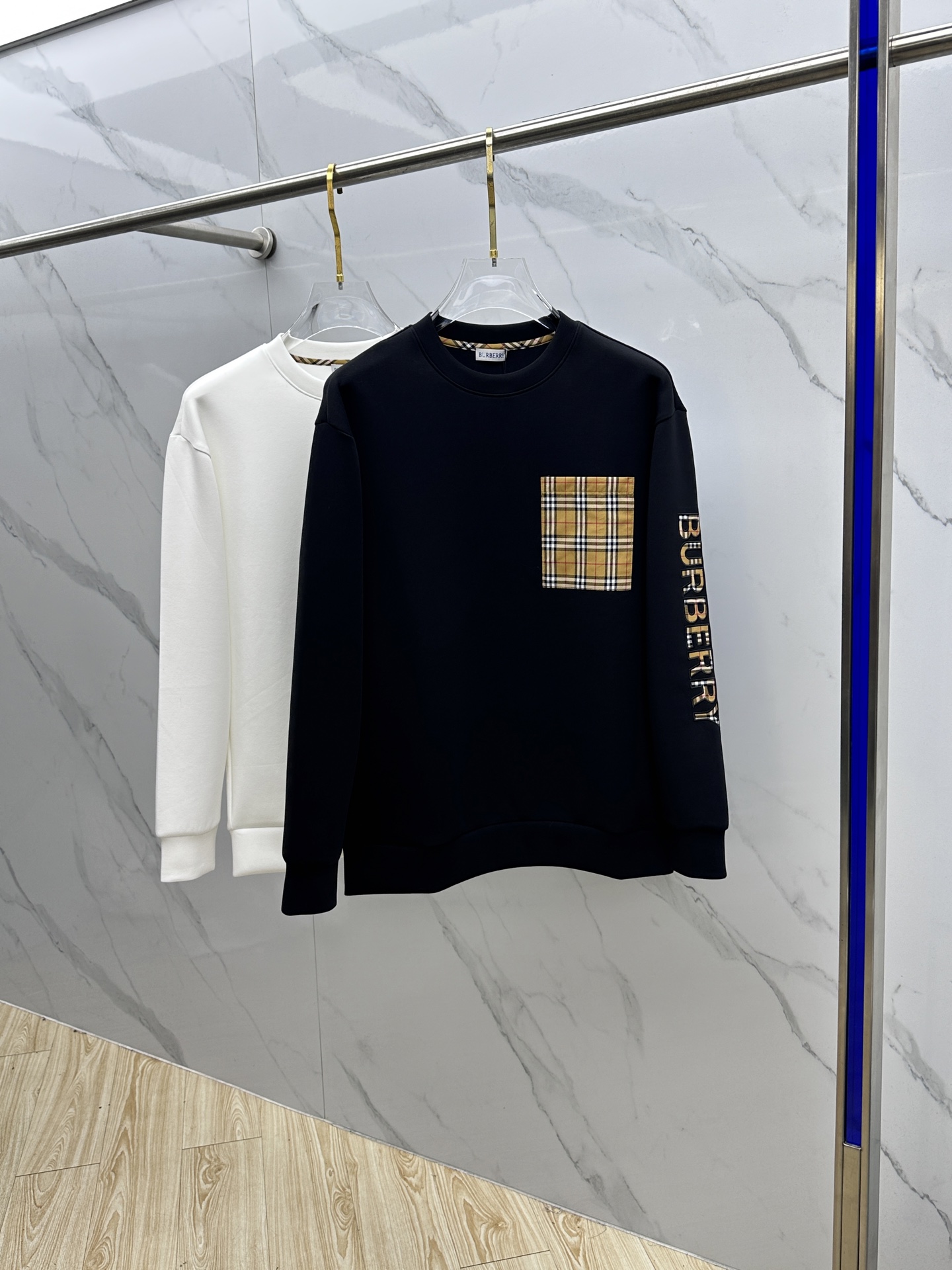 🆕Burberry巴宝莉 2025ss秋冬新品刺绣圆领套头卫衣 高超的时尚魅力风范,特立独行的艺术气息.