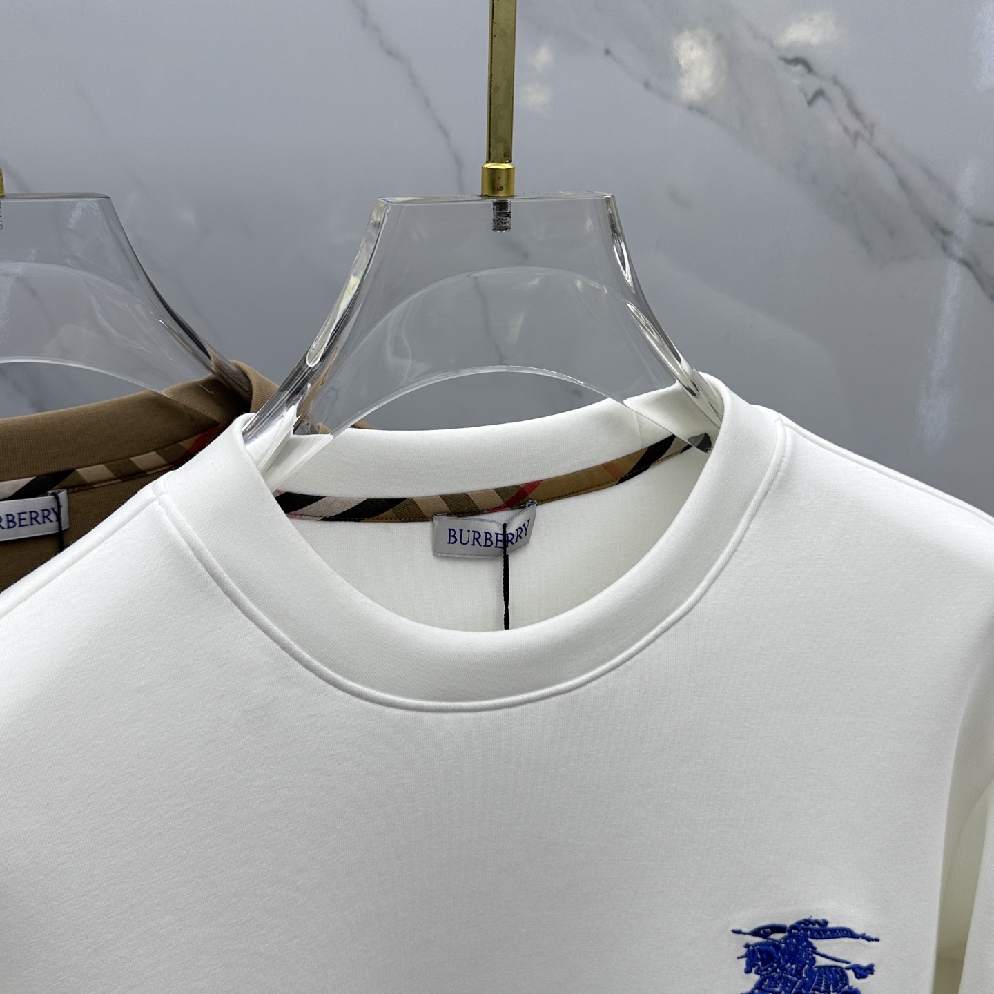 🆕Burberry巴宝莉 秋冬新品刺绣圆领套头卫衣 高超的时尚魅力风范,特立独行的艺术气息.客供定制面料