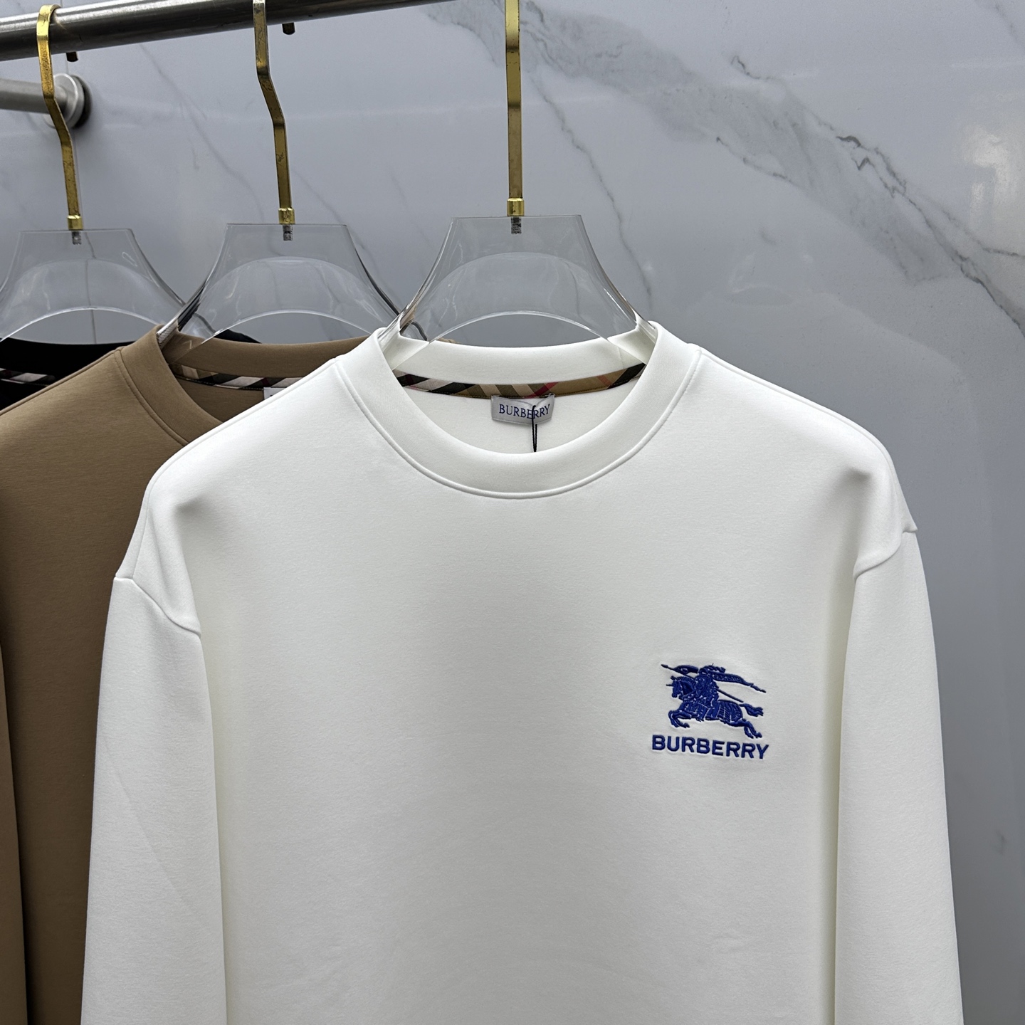 🆕Burberry巴宝莉 秋冬新品刺绣圆领套头卫衣 高超的时尚魅力风范,特立独行的艺术气息.客供定制面料