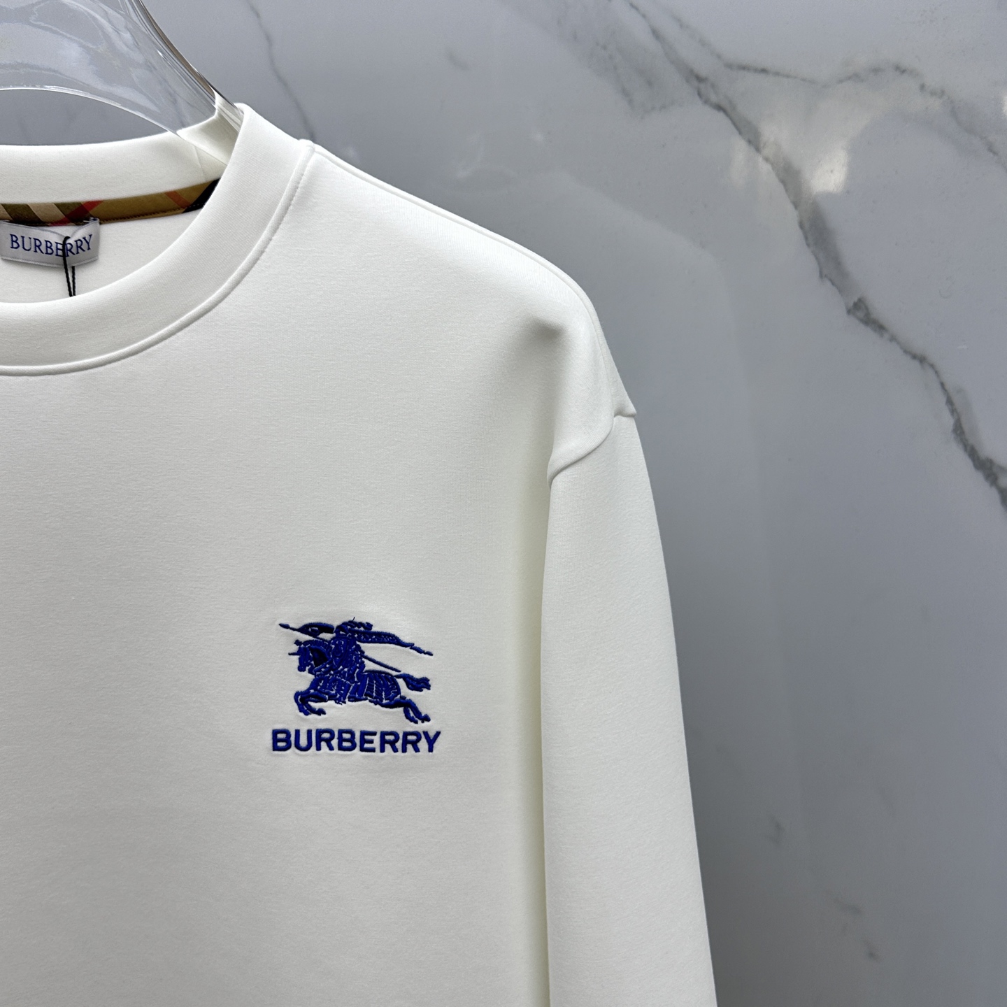 🆕Burberry巴宝莉 秋冬新品刺绣圆领套头卫衣 高超的时尚魅力风范,特立独行的艺术气息.客供定制面料