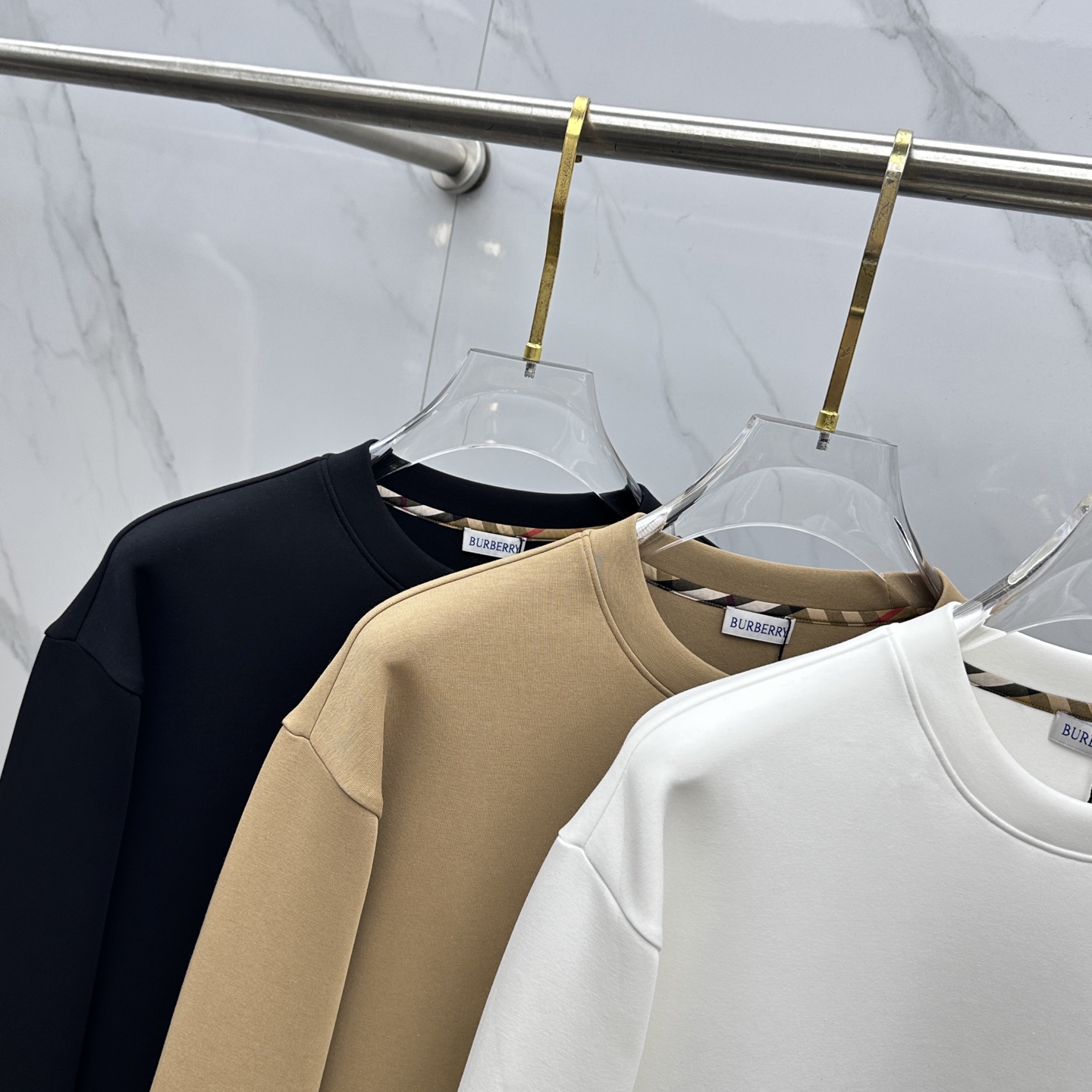 🆕Burberry巴宝莉 秋冬新品刺绣圆领套头卫衣 高超的时尚魅力风范,特立独行的艺术气息.客供定制面料