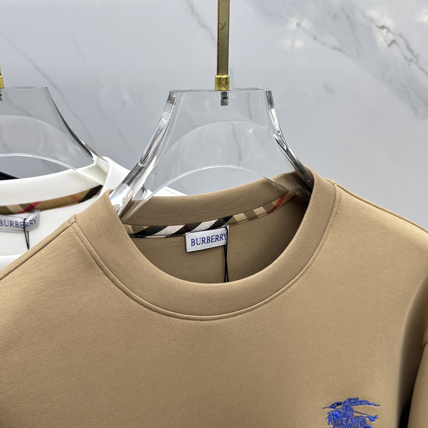 🆕Burberry巴宝莉 秋冬新品刺绣圆领套头卫衣 高超的时尚魅力风范,特立独行的艺术气息.客供定制面料