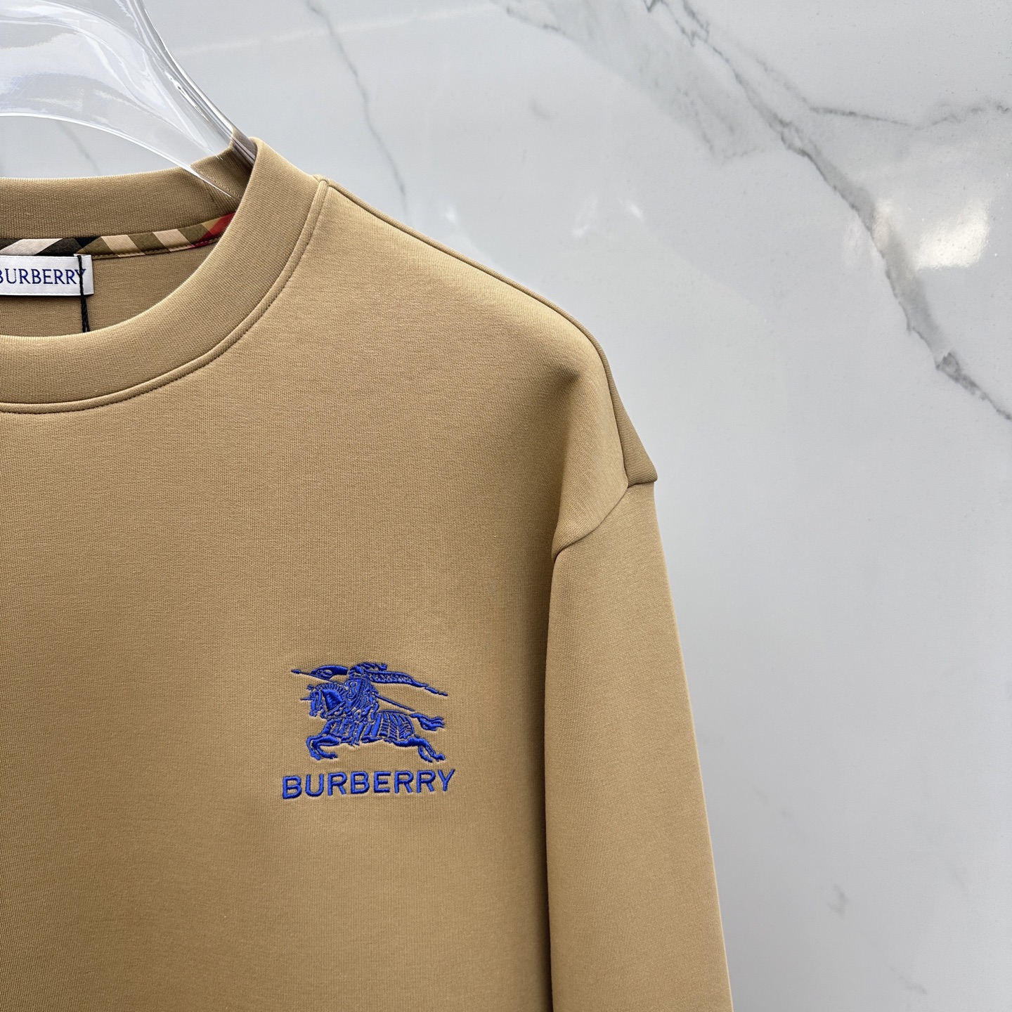 🆕Burberry巴宝莉 秋冬新品刺绣圆领套头卫衣 高超的时尚魅力风范,特立独行的艺术气息.客供定制面料