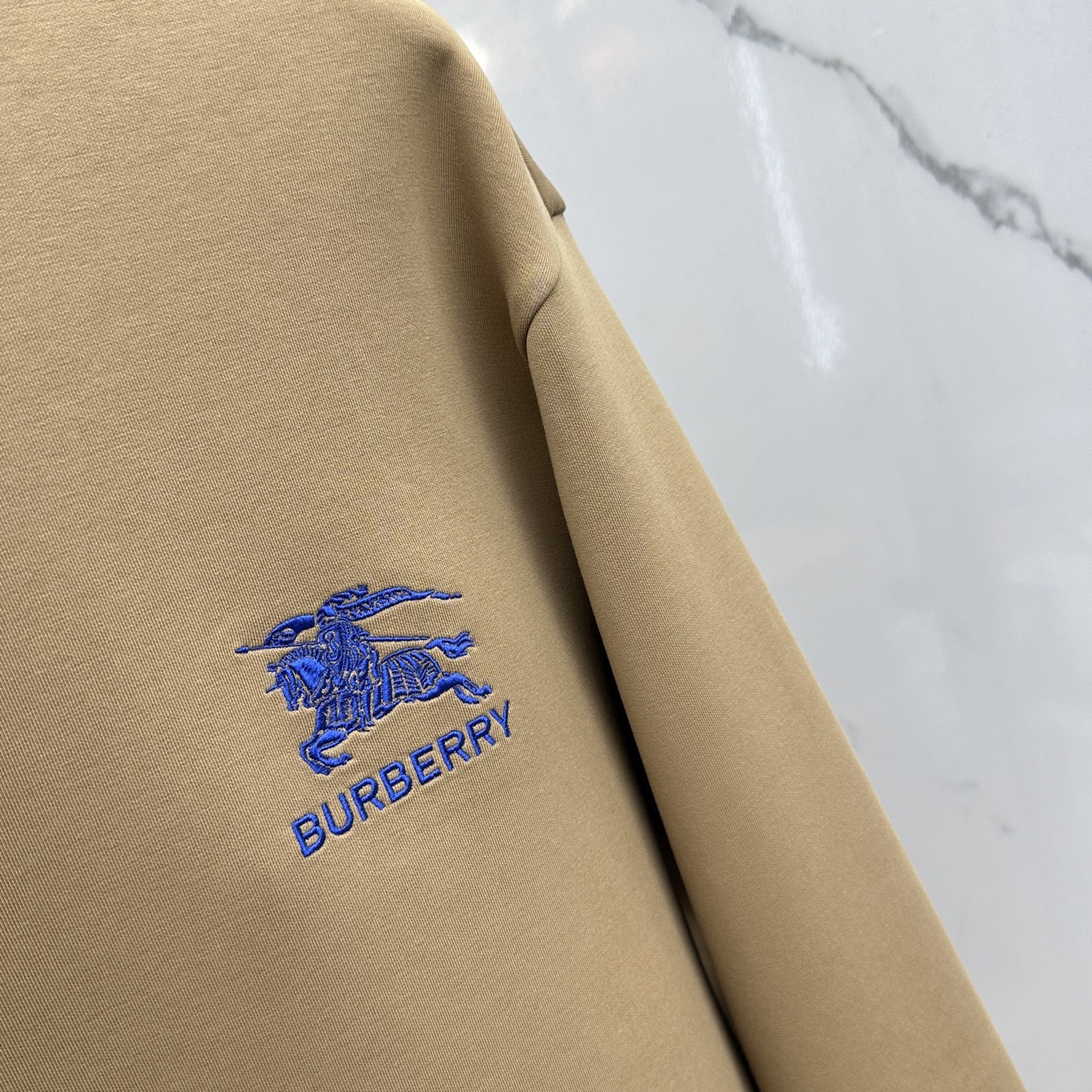 🆕Burberry巴宝莉 秋冬新品刺绣圆领套头卫衣 高超的时尚魅力风范,特立独行的艺术气息.客供定制面料