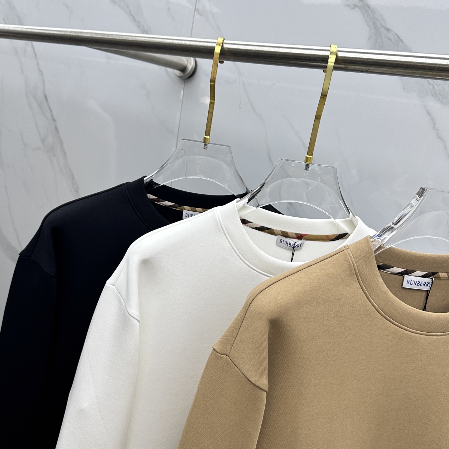 🆕Burberry巴宝莉 秋冬新品刺绣圆领套头卫衣 高超的时尚魅力风范,特立独行的艺术气息.客供定制面料