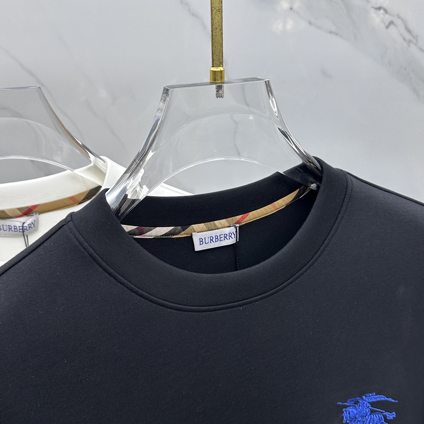 🆕Burberry巴宝莉 秋冬新品刺绣圆领套头卫衣 高超的时尚魅力风范,特立独行的艺术气息.客供定制面料