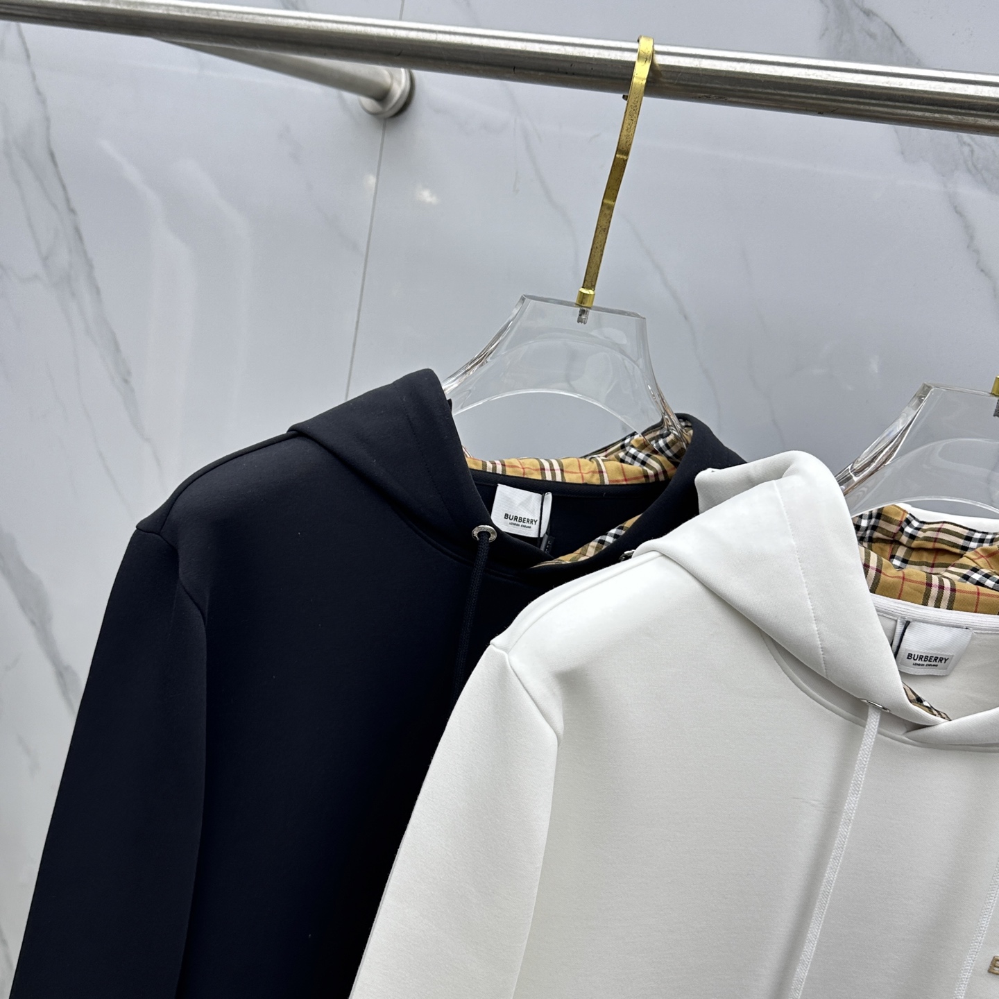 🆕Burberry巴宝莉 秋冬新款男女款连帽卫衣.贸易公司渠道货，精选优质空气层针织棉面料，手感柔软轻薄