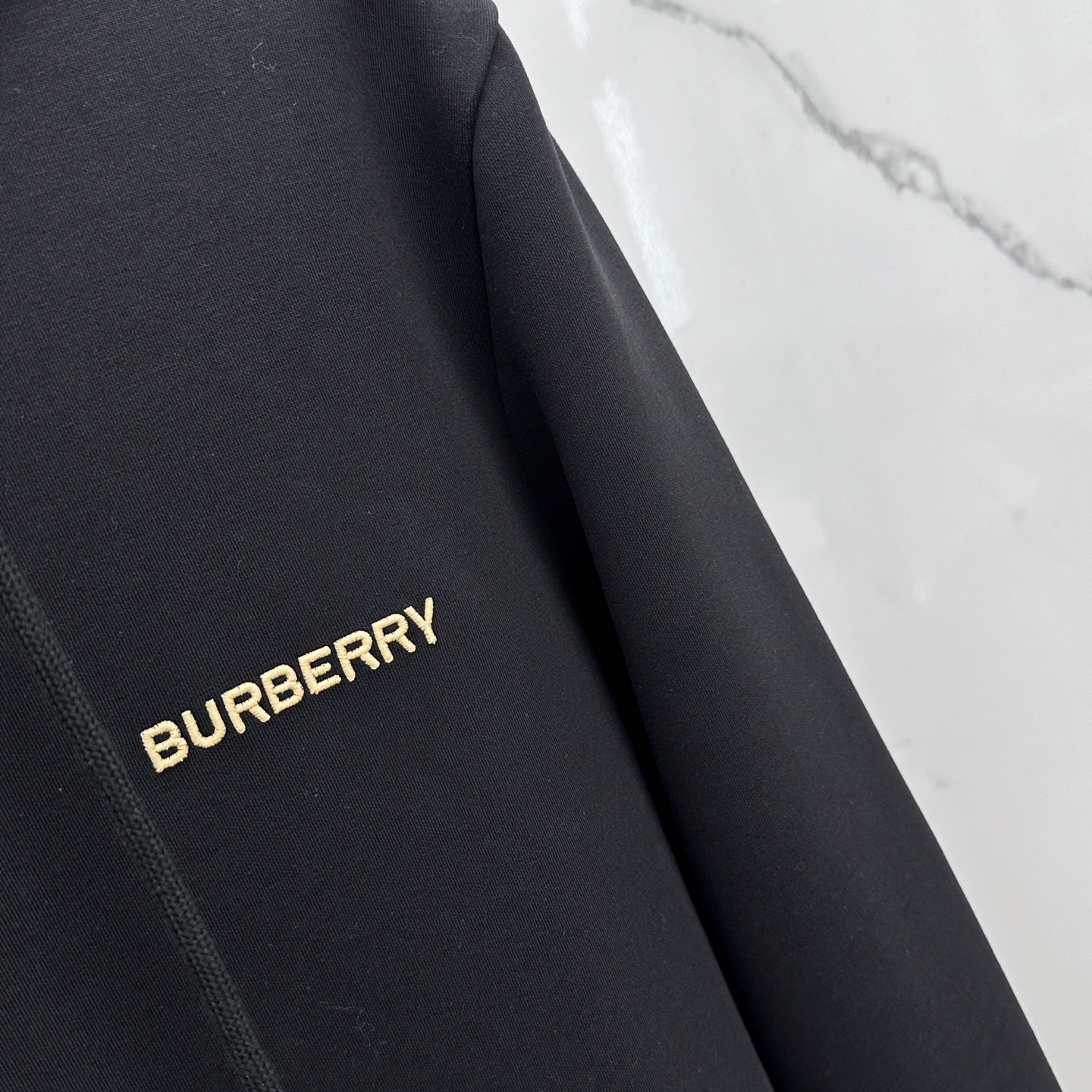 🆕Burberry巴宝莉 秋冬新款男女款连帽卫衣.贸易公司渠道货，精选优质空气层针织棉面料，手感柔软轻薄