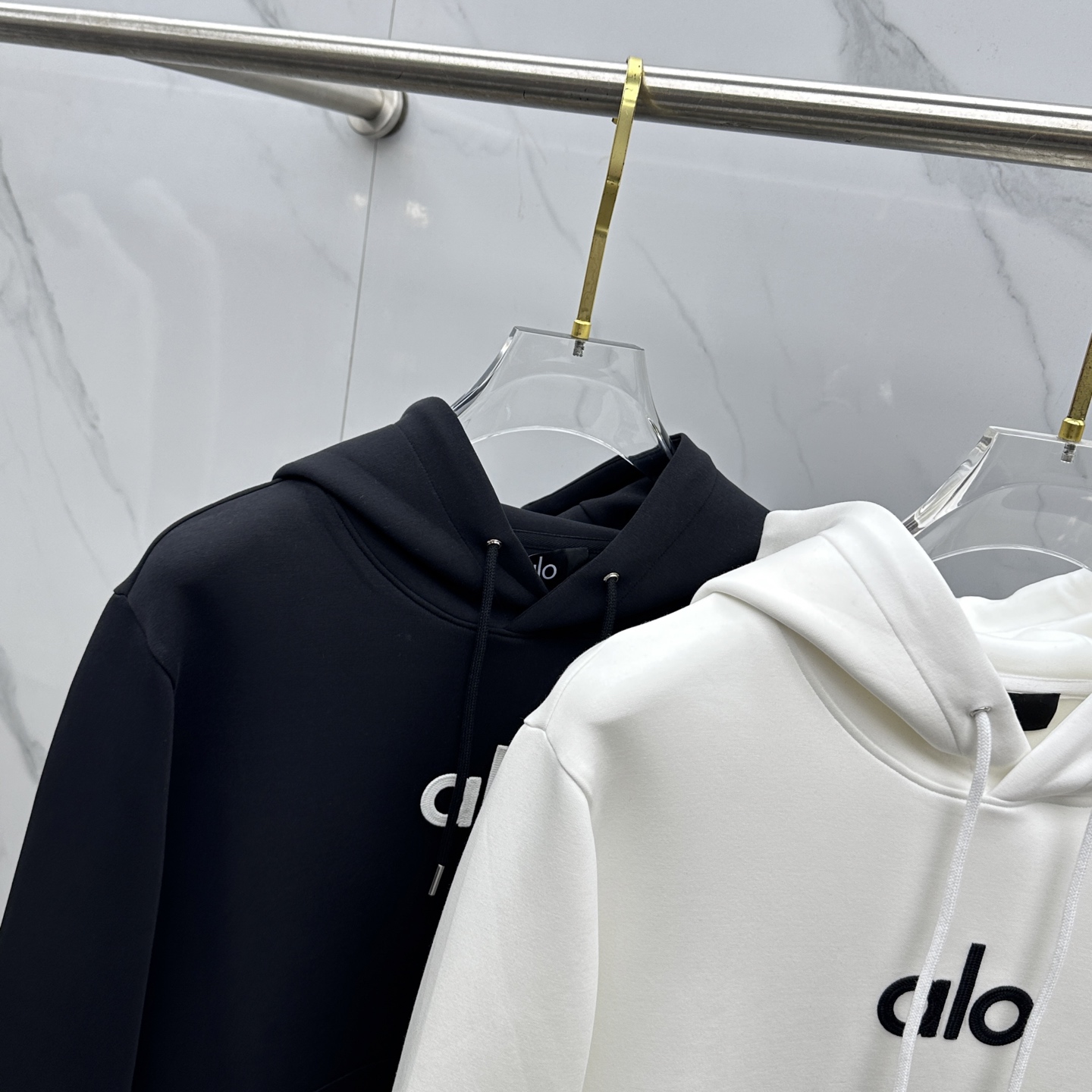 🆕ALO 秋冬新款男女款连帽卫衣.贸易公司渠道货，精选优质空气层针织棉面料，手感柔软轻薄软糯，版型挺括有