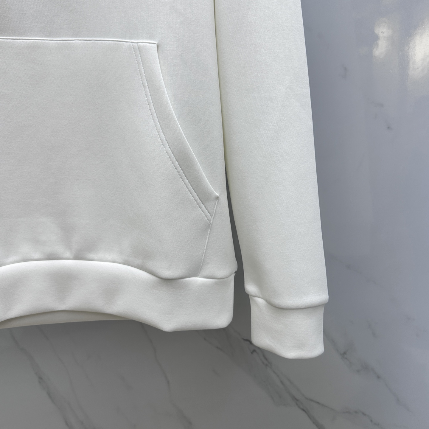 🆕ALO 秋冬新款男女款连帽卫衣.贸易公司渠道货，精选优质空气层针织棉面料，手感柔软轻薄软糯，版型挺括有