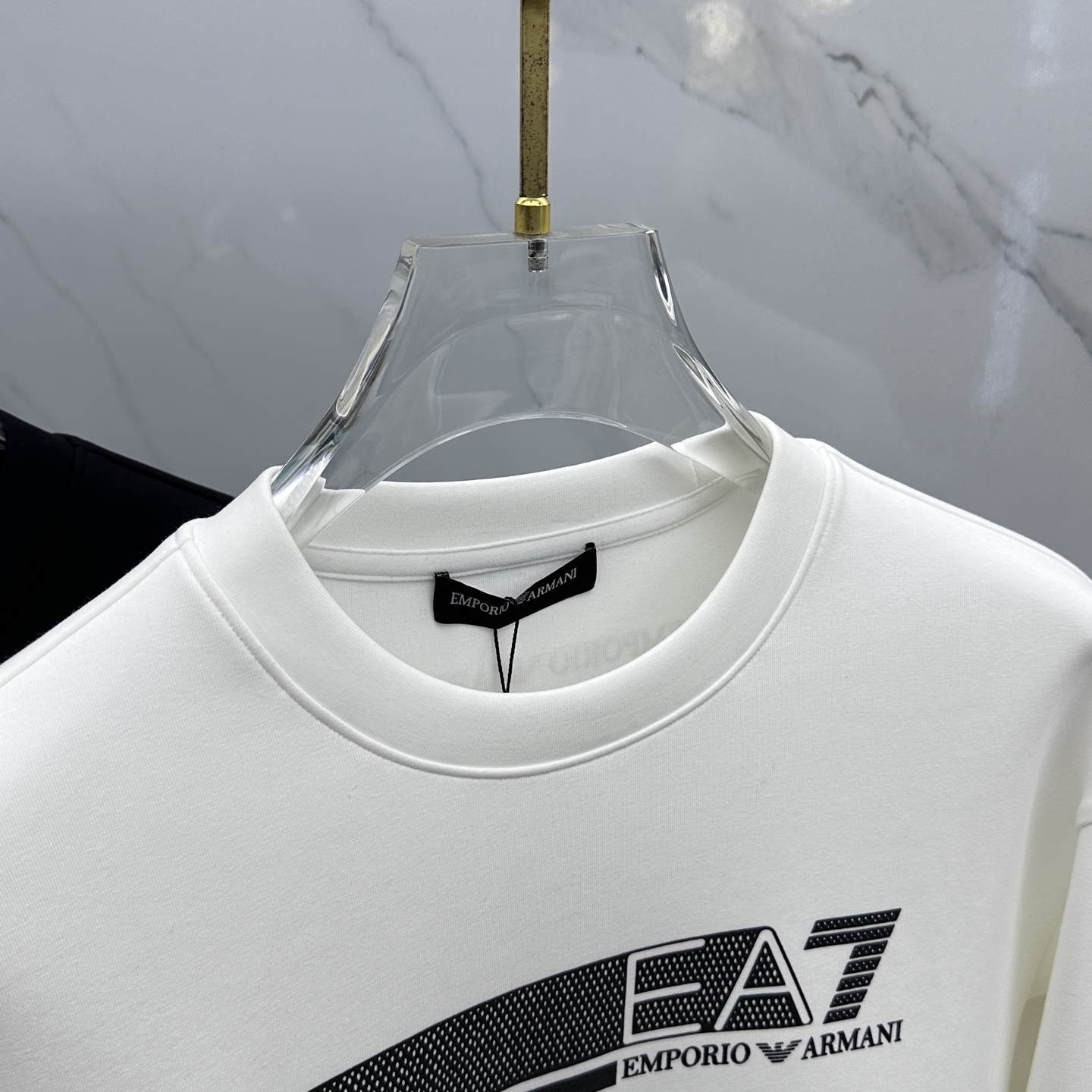 🆕Amani阿玛尼 秋冬新品刺绣圆领套头卫衣 高超的时尚魅力风范,特立独行的艺术气息.客供定制面料高克重