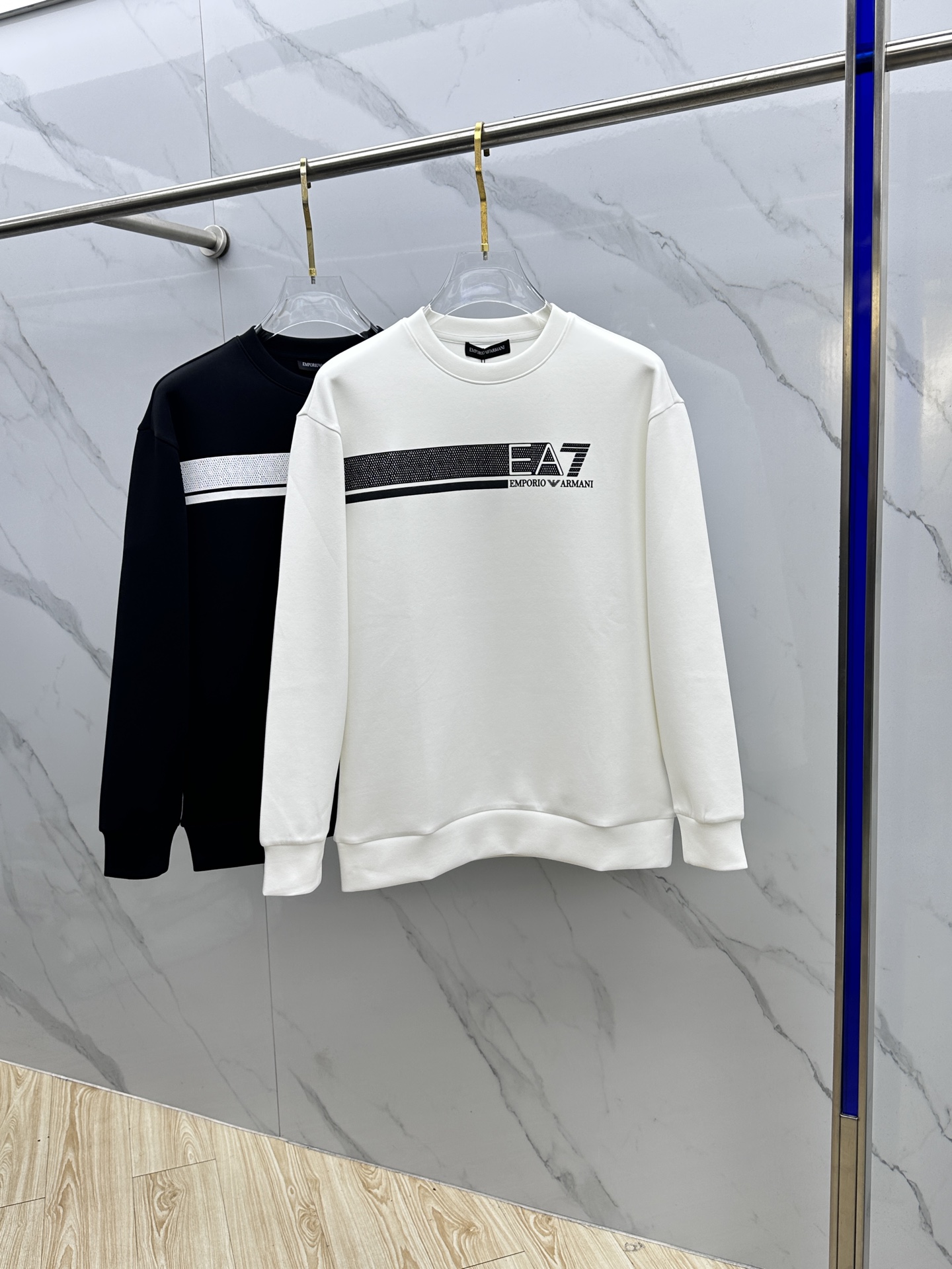 🆕Amani阿玛尼 秋冬新品刺绣圆领套头卫衣 高超的时尚魅力风范,特立独行的艺术气息.客供定制面料高克重