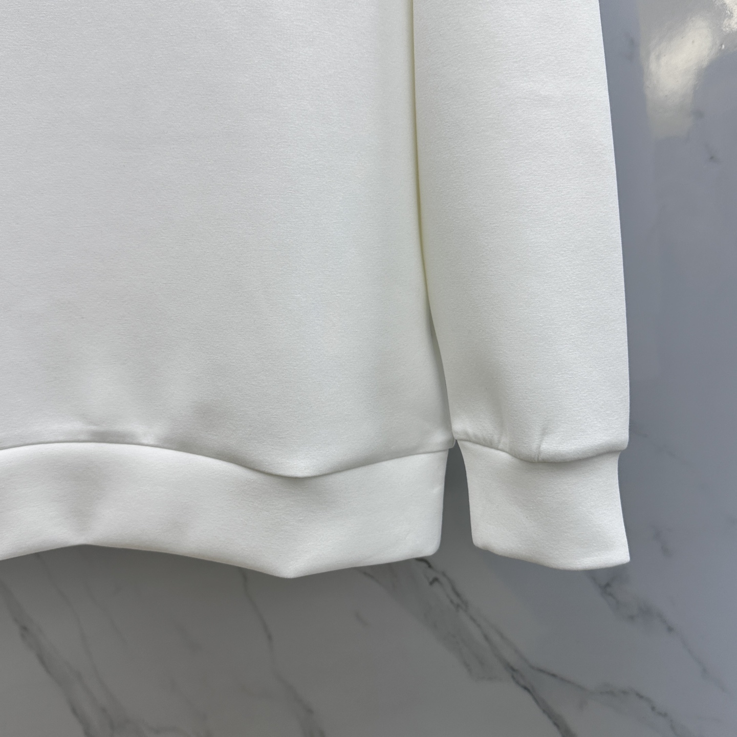 🆕Amani阿玛尼 秋冬新品刺绣圆领套头卫衣 高超的时尚魅力风范,特立独行的艺术气息.客供定制面料高克重