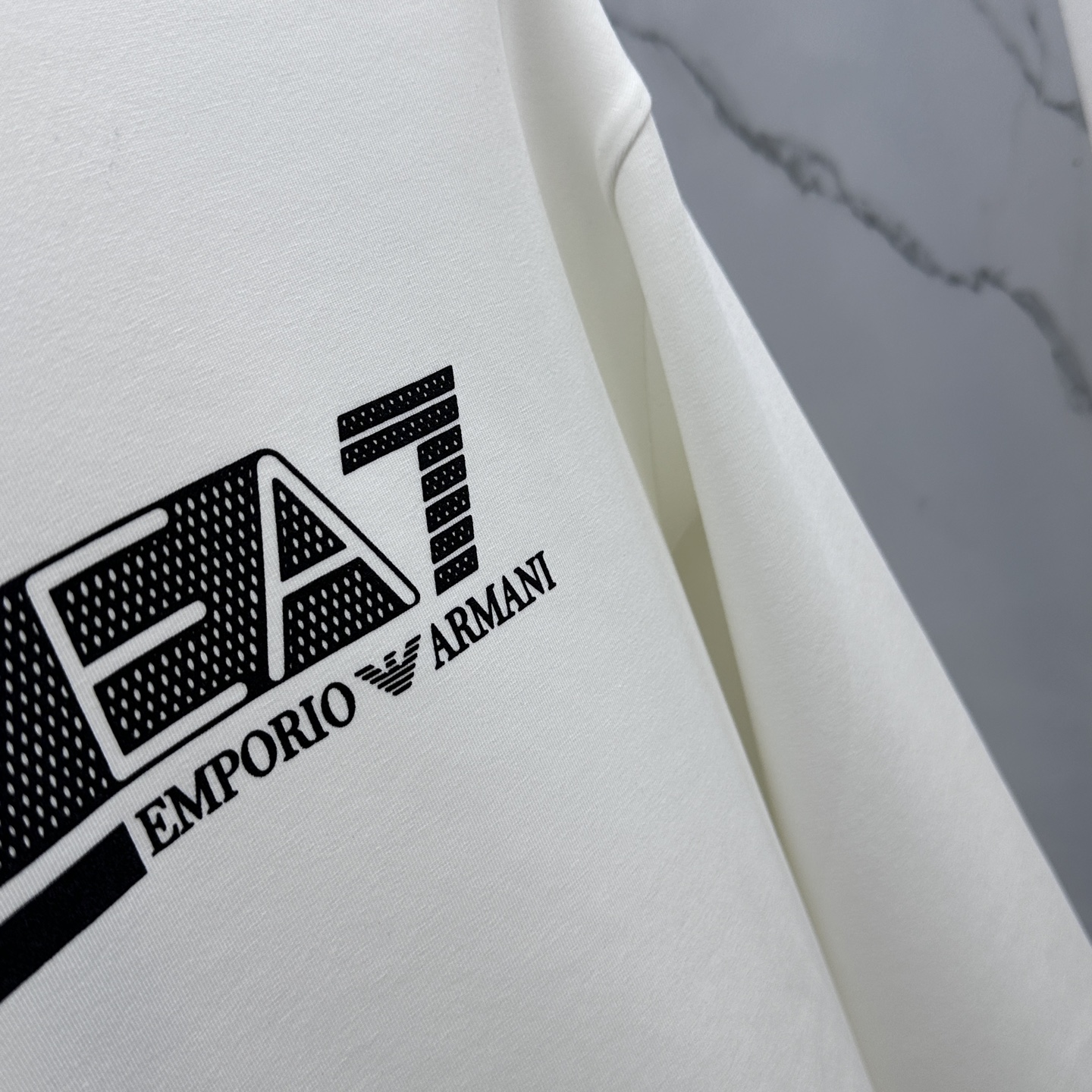 🆕Amani阿玛尼 秋冬新品刺绣圆领套头卫衣 高超的时尚魅力风范,特立独行的艺术气息.客供定制面料高克重