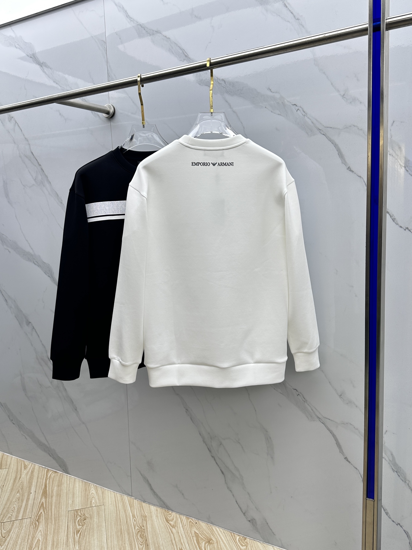 🆕Amani阿玛尼 秋冬新品刺绣圆领套头卫衣 高超的时尚魅力风范,特立独行的艺术气息.客供定制面料高克重