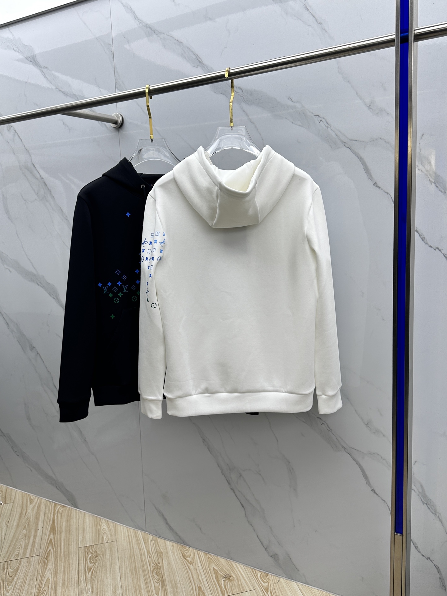 🆕LV路易威登 秋冬新款男女款连帽卫衣.贸易公司渠道货，精选优质空气层针织棉面料，手感柔软轻薄软糯，版型