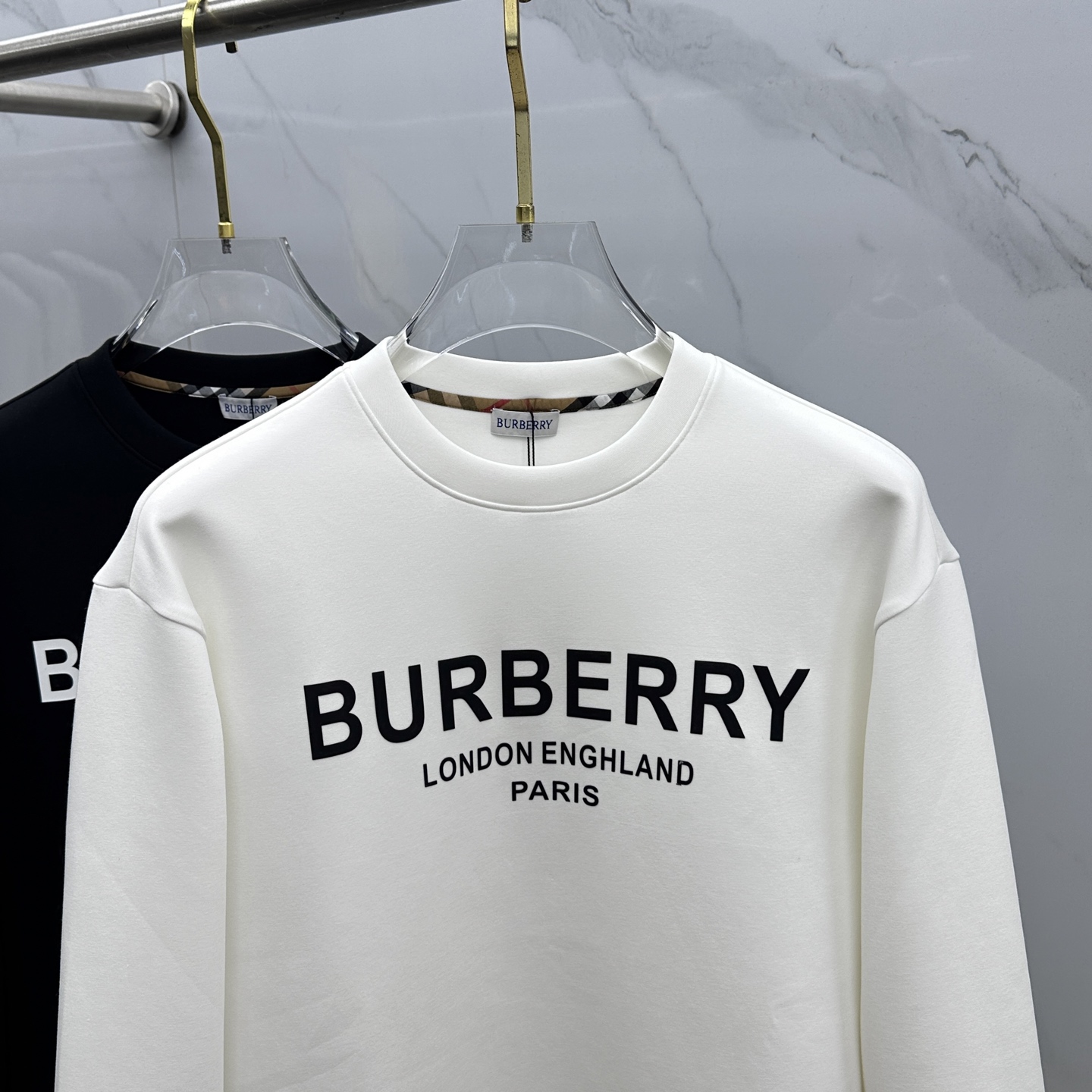🆕Burberry巴宝莉 2025ss秋冬新品字母印花圆领套头卫衣 高超的时尚魅力风范,特立独行的艺术气