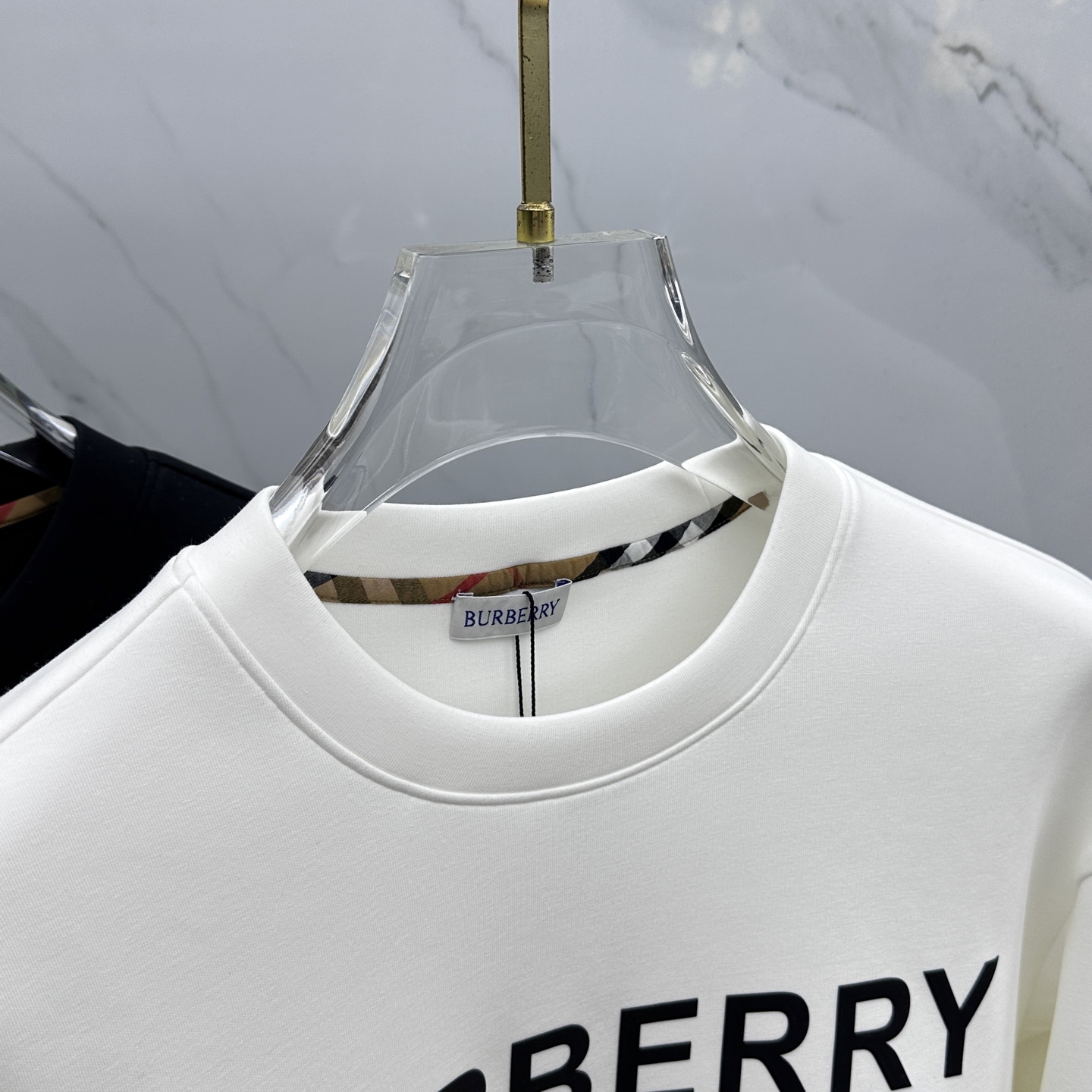 🆕Burberry巴宝莉 2025ss秋冬新品字母印花圆领套头卫衣 高超的时尚魅力风范,特立独行的艺术气