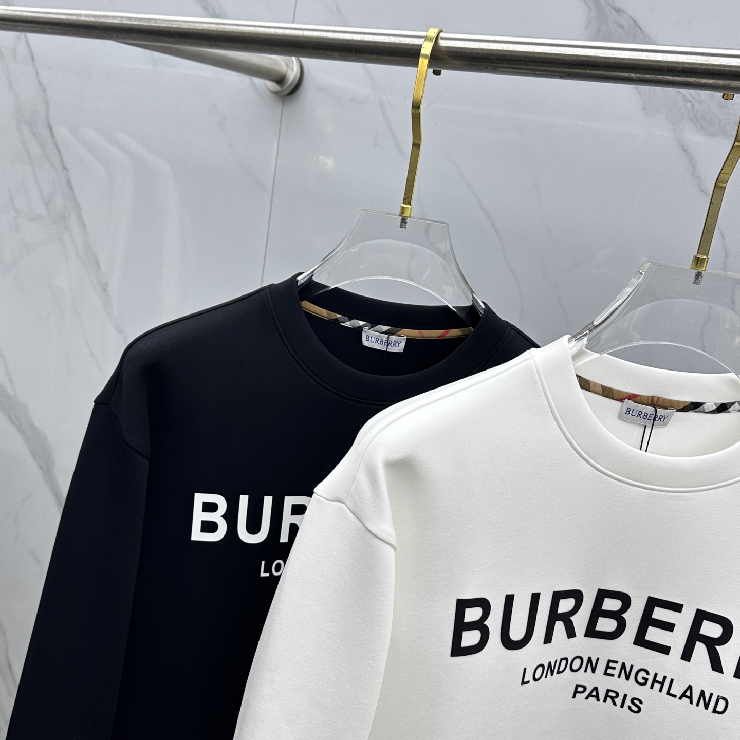 🆕Burberry巴宝莉 2025ss秋冬新品字母印花圆领套头卫衣 高超的时尚魅力风范,特立独行的艺术气
