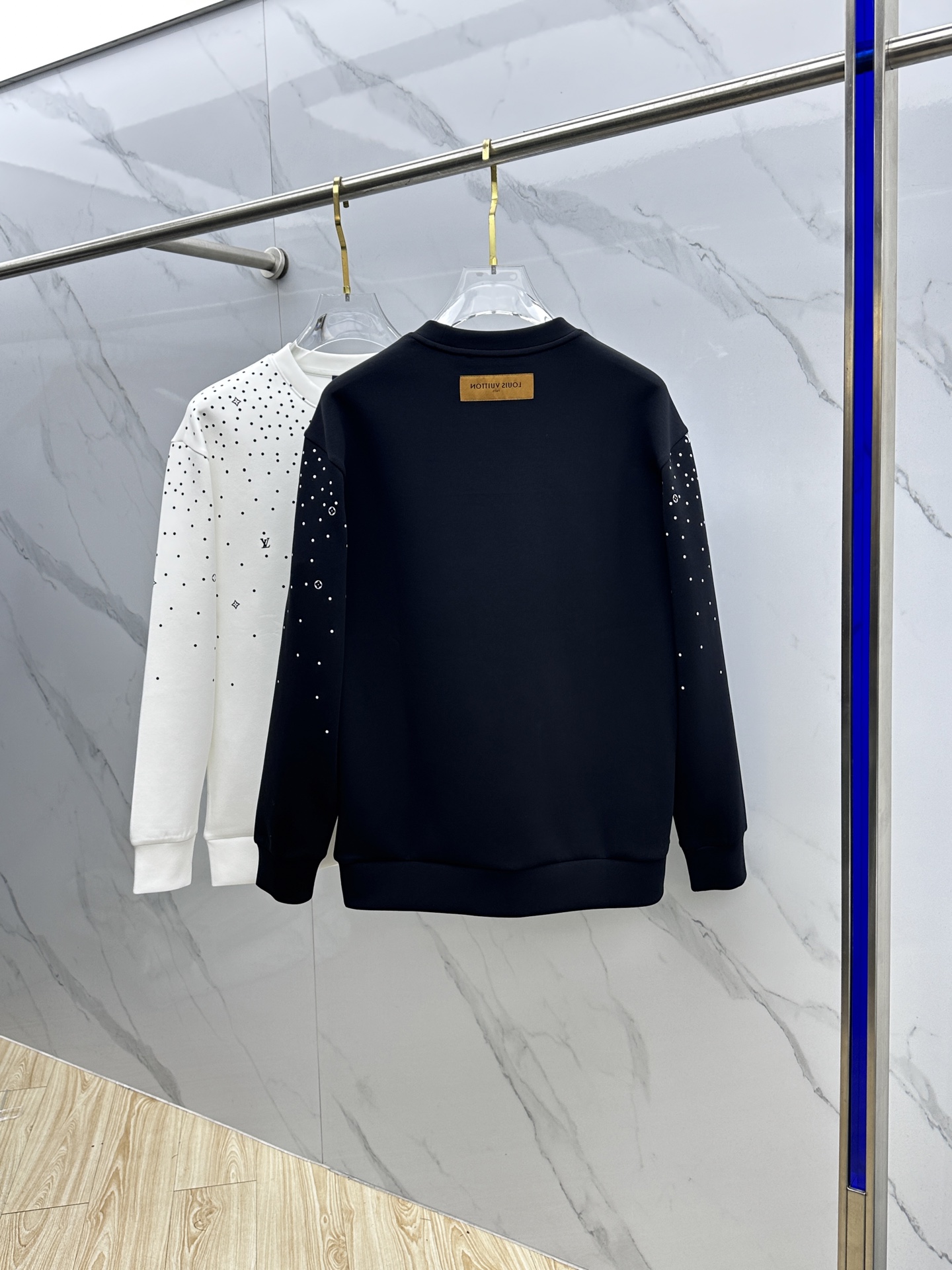 🆕LV路易威登 2025ss秋冬新品印花圆领套头卫衣 高超的时尚魅力风范,特立独行的艺术气息.客供定制面